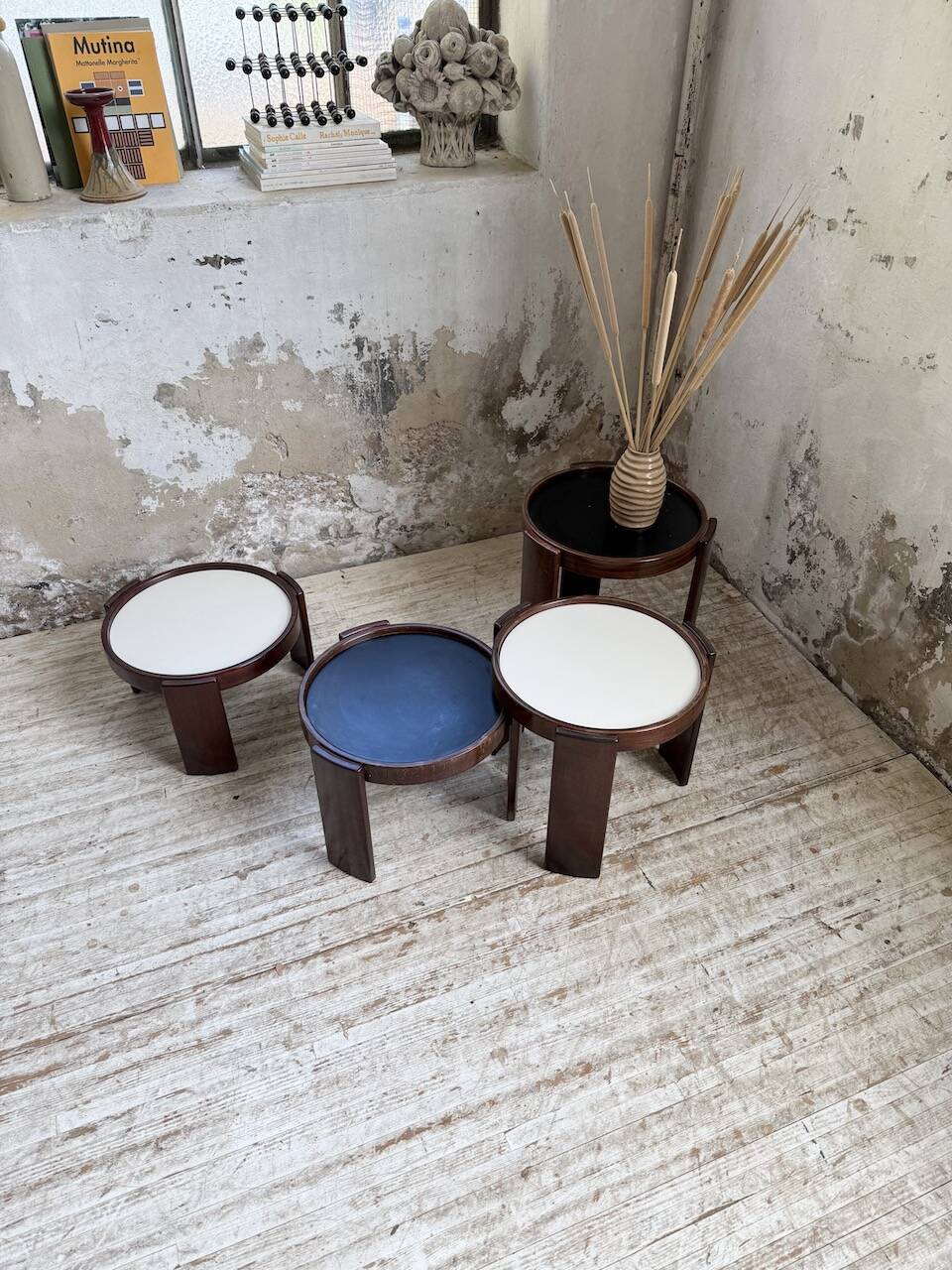 Nido 780 G stackable coffee tables. Frattini for Cassina