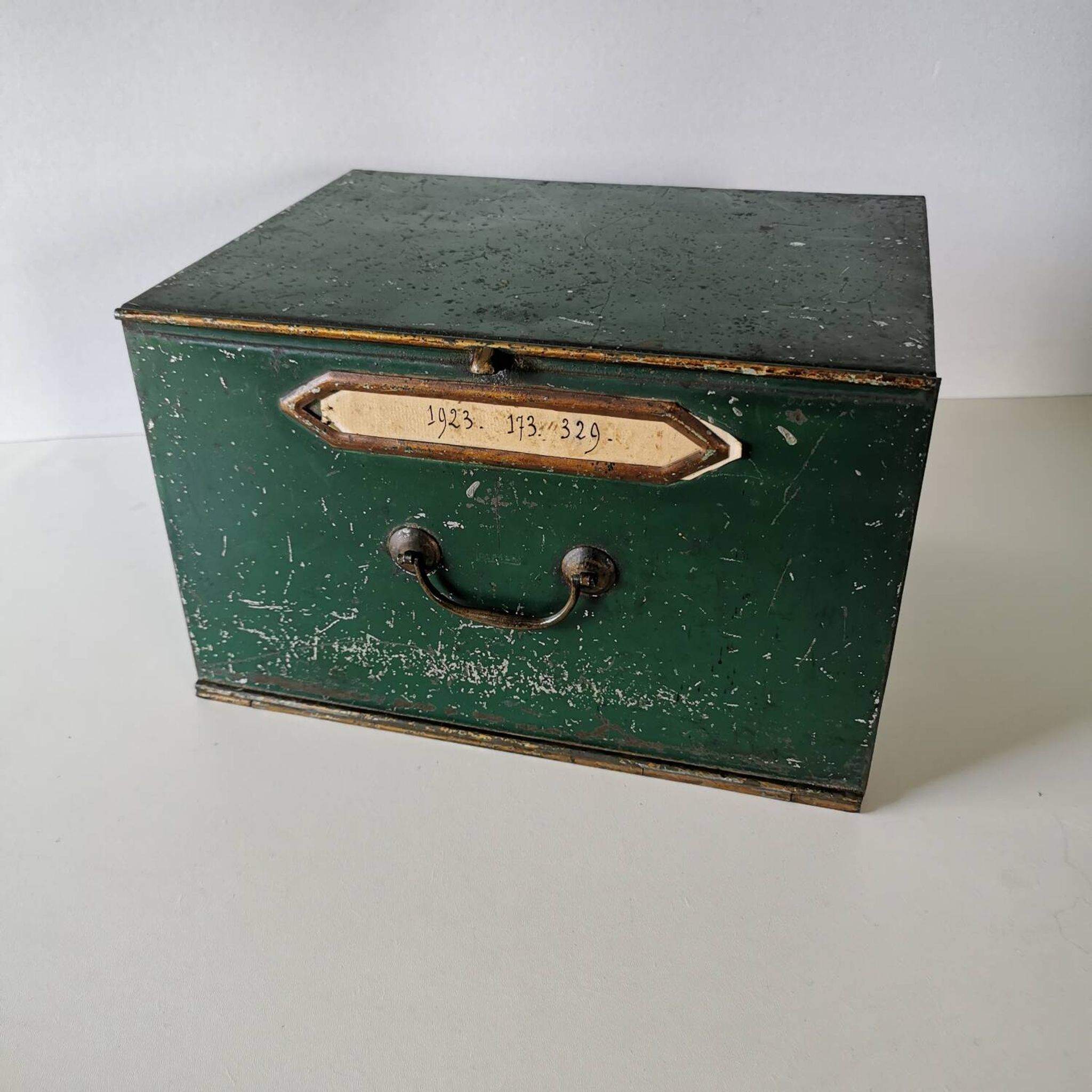 Ancienne Boîte à archives en métal / casier de notaire