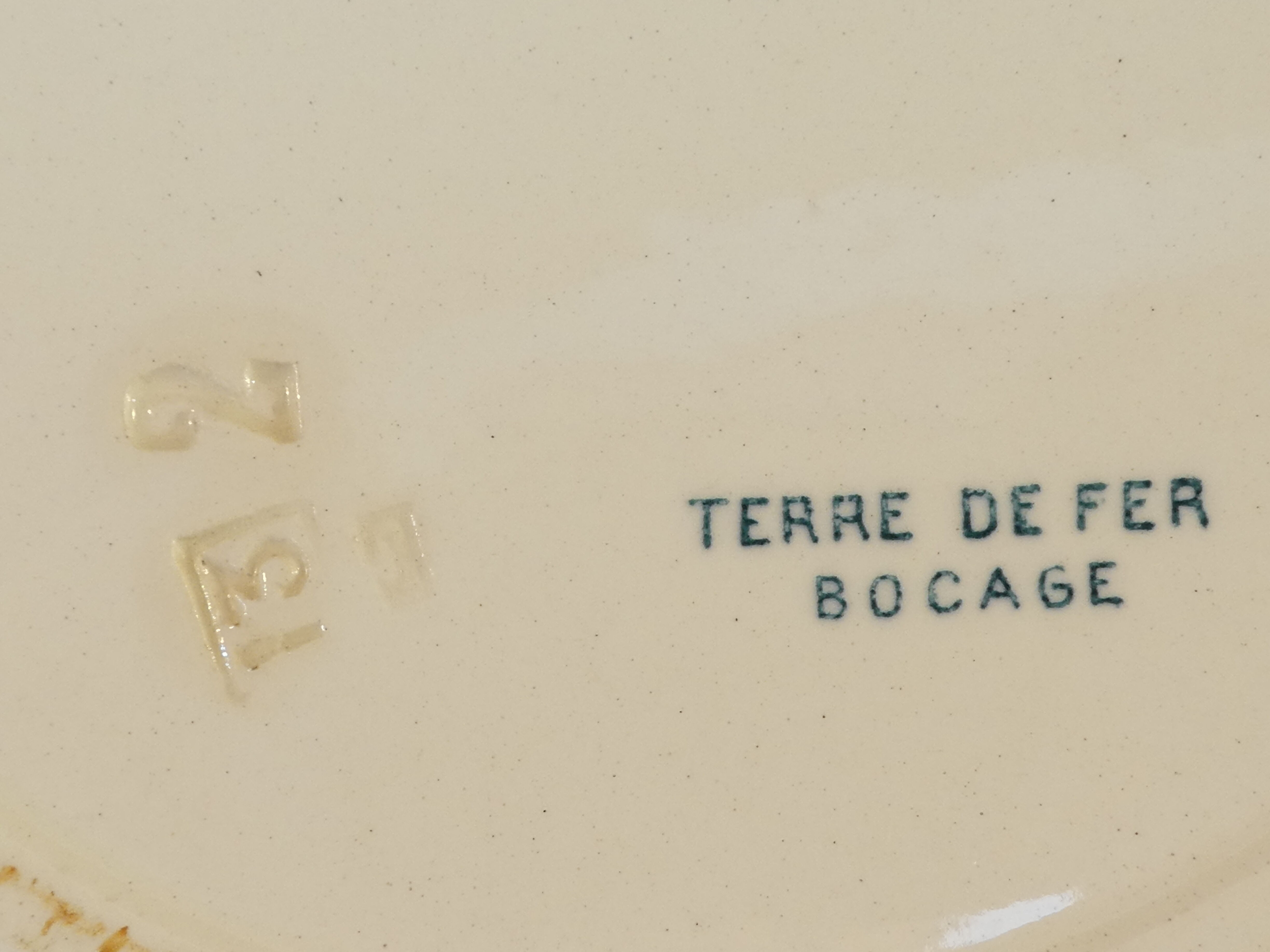 Round earthenware dish terre de fer bocage nº2