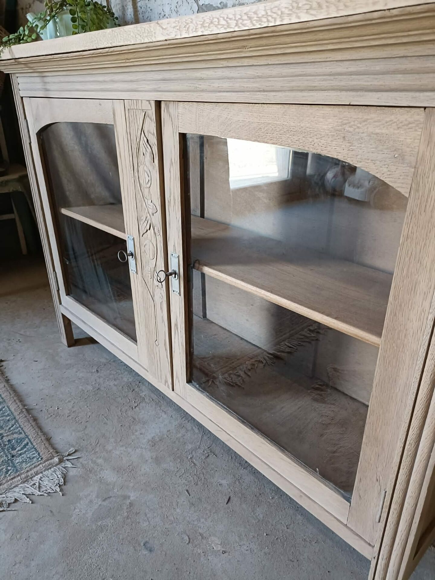 Buffet vitrine 