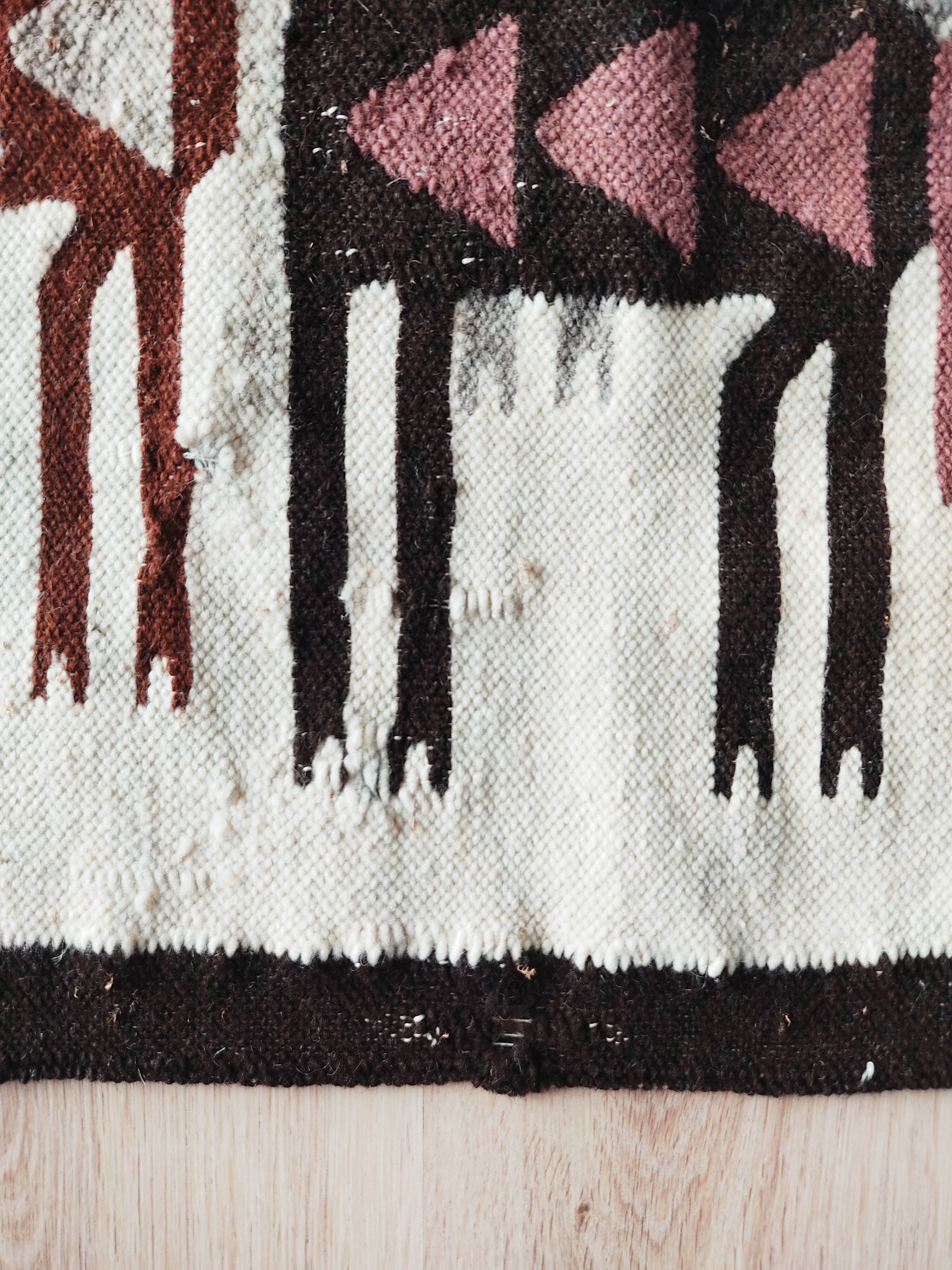 Vintage Carpet Lamas South America 66 x 111 cm
