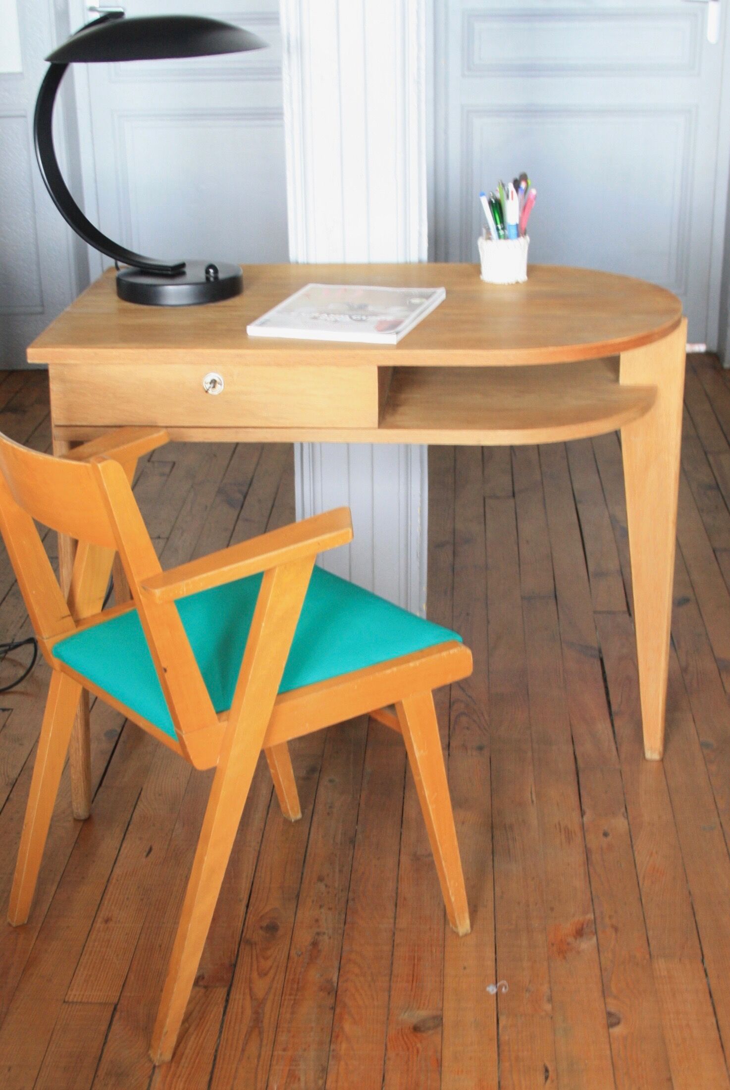 Bureau tripode