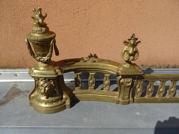 Ensemble de 3 pièces chenets et barre de cheminée en bronze xixème