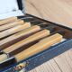 Coffret 12 couteaux de table vintage | Manches bakélite ivoire
