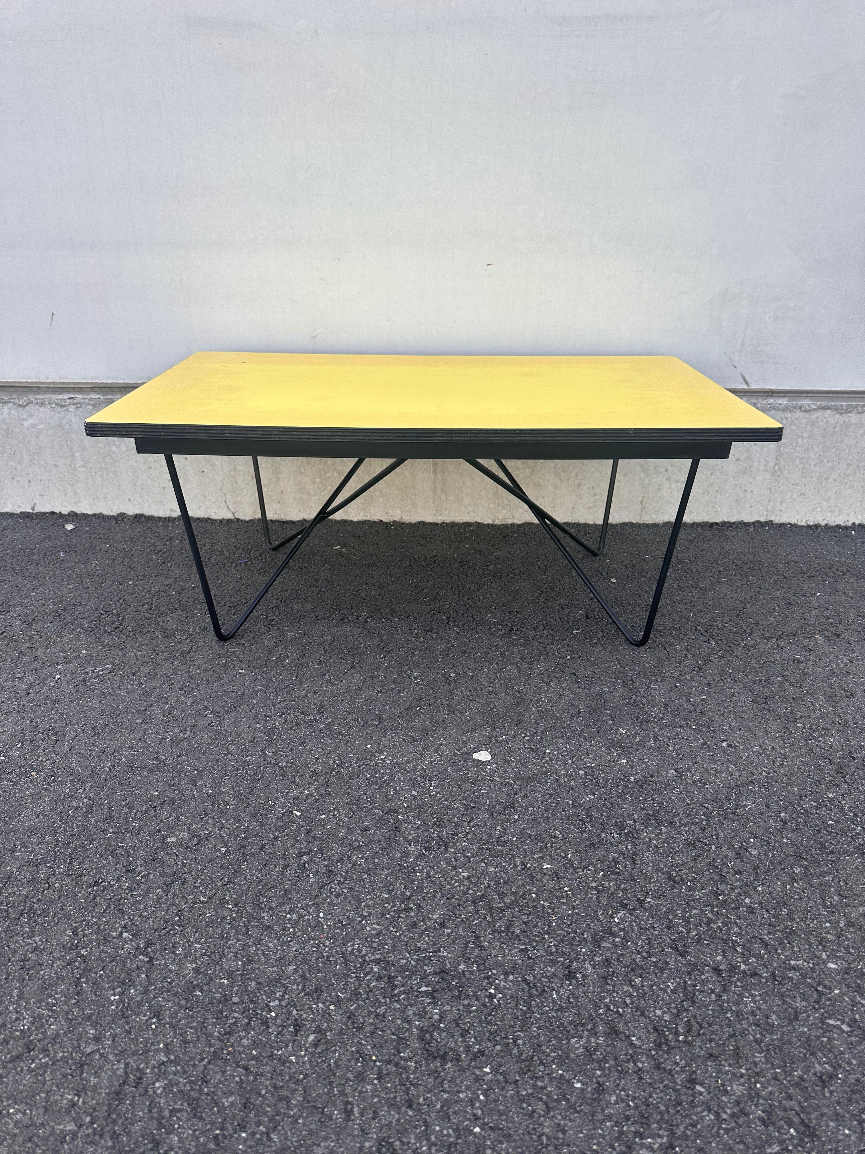 Ensemble table basse et 2 chaises Willy Van der Meeren, Belgique 1950