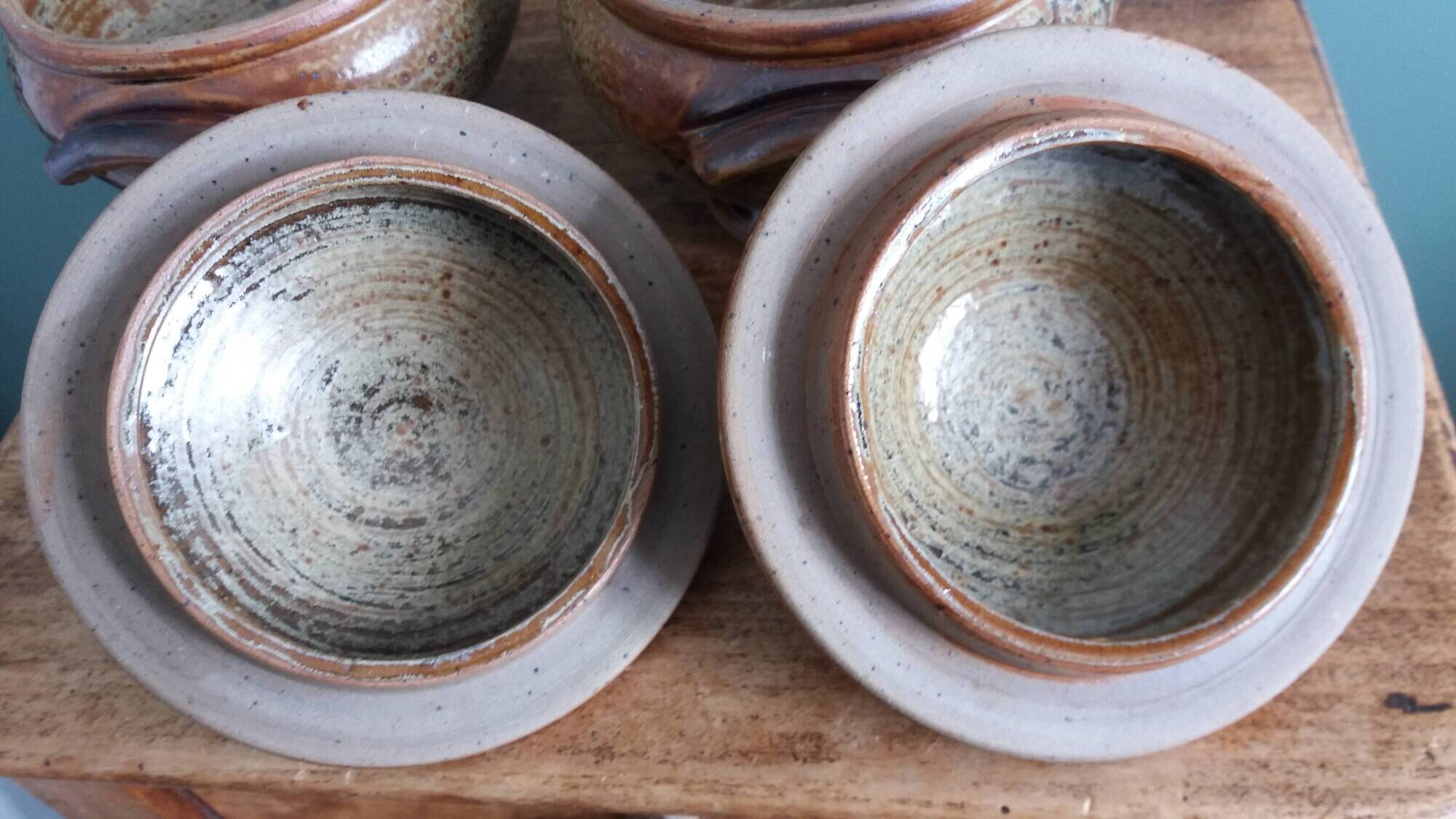 Soup bowls covered signed by Jean-Pierre Prud’homme in Puisaye stoneware.