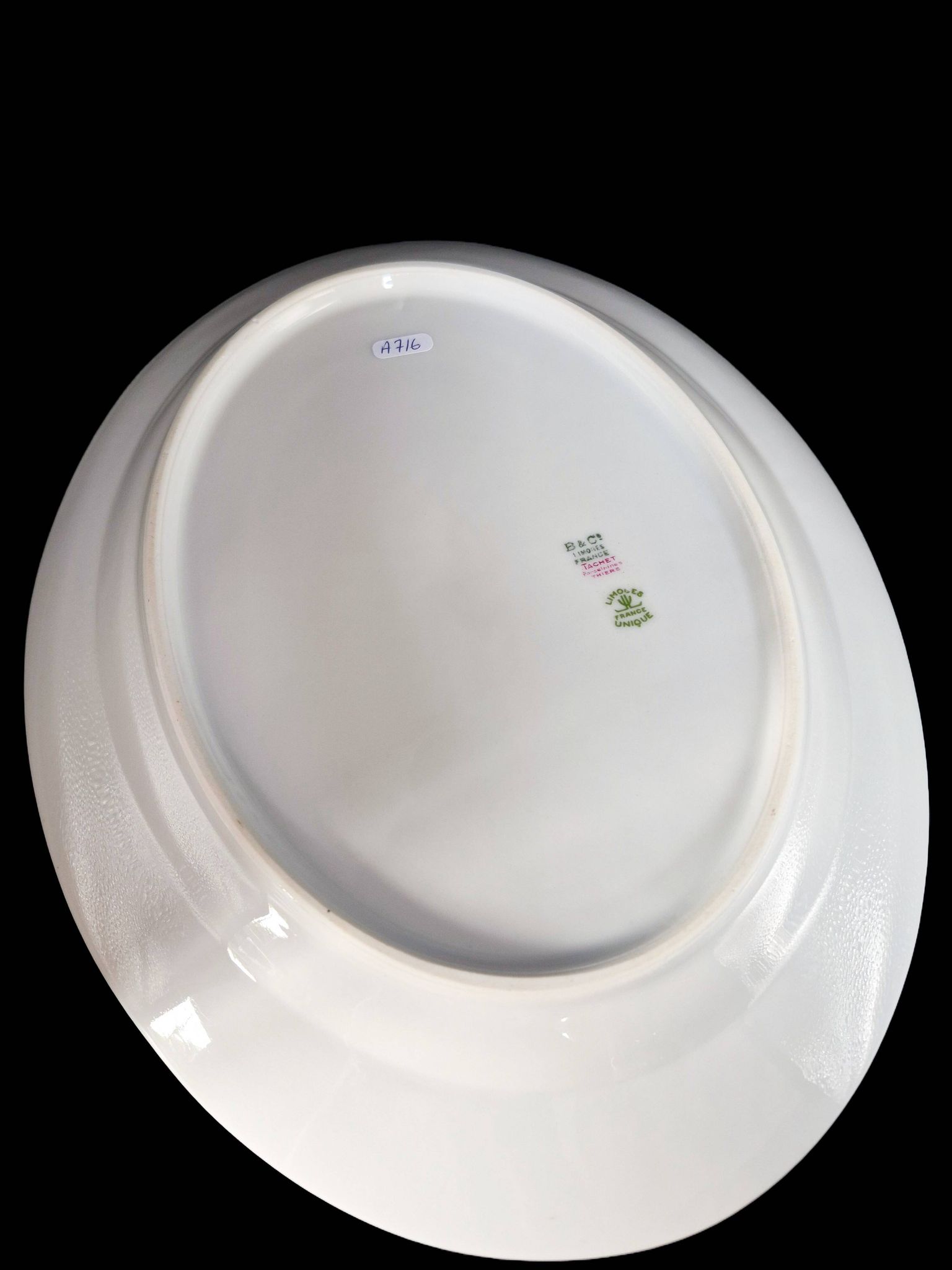 Large oval dish in Limoges porcelain by Bernardaud & Cie – Art Deco