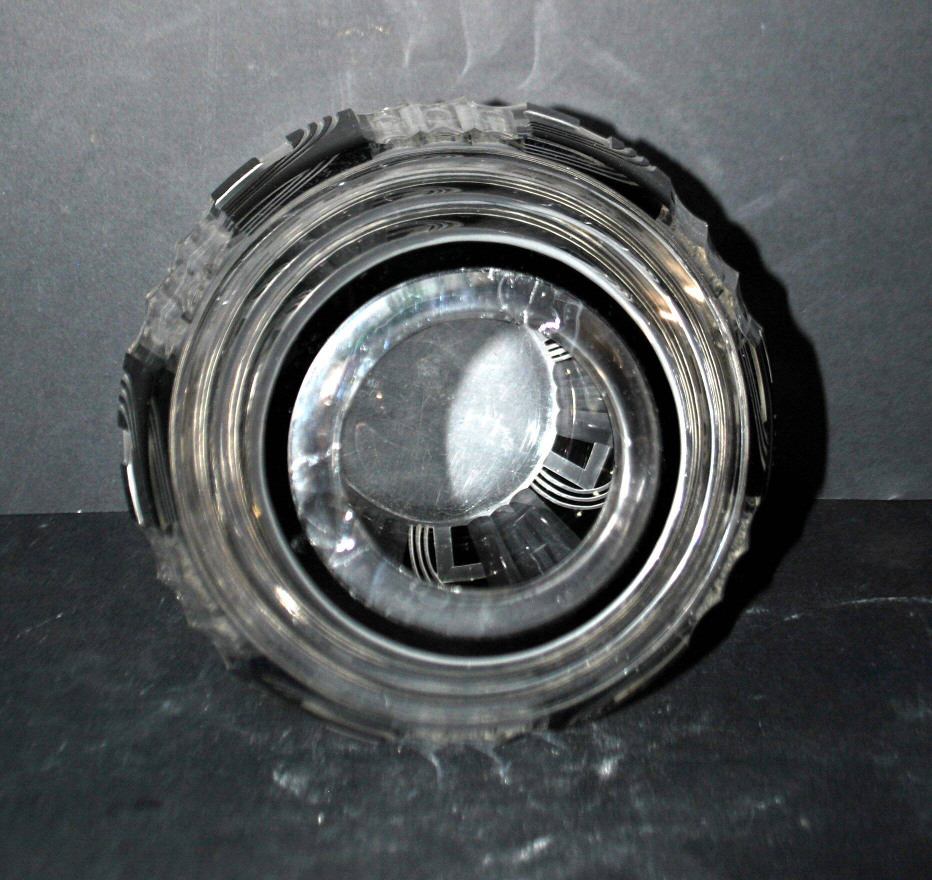 Art Deco round vase in black overlay crystal 1930-1940 Val Saint Lambert?