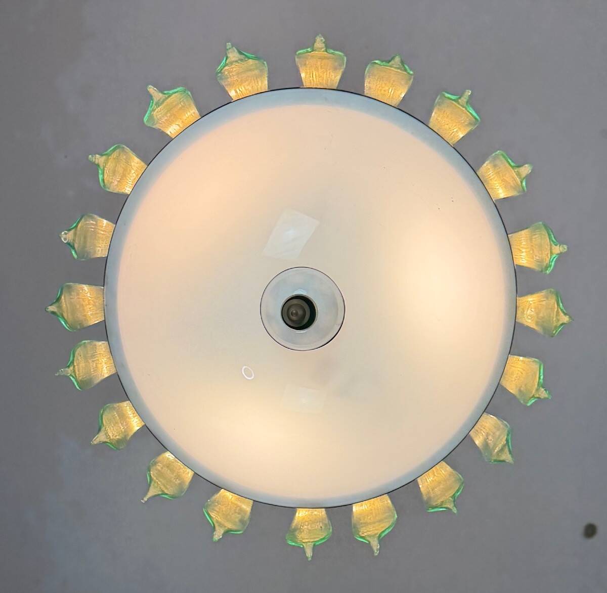 Venetian chandelier in white, black and green Murano glass sprinkled with gold, circa 1980