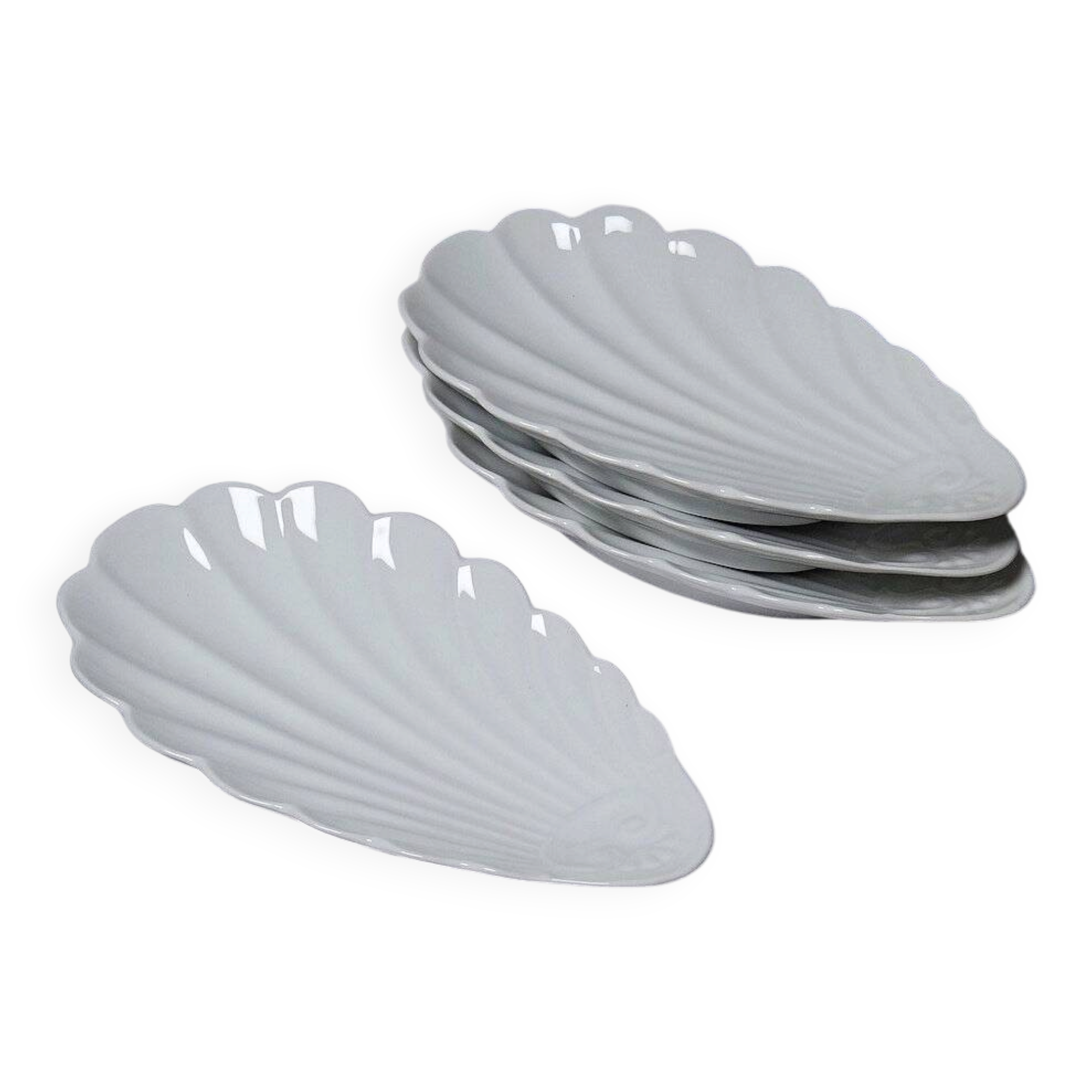 4 white porcelain Limoges shell rococo vintage dishes