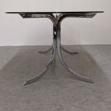 Table ovale italienne en métal chromé tubulaire et verre fumé, années 60-70