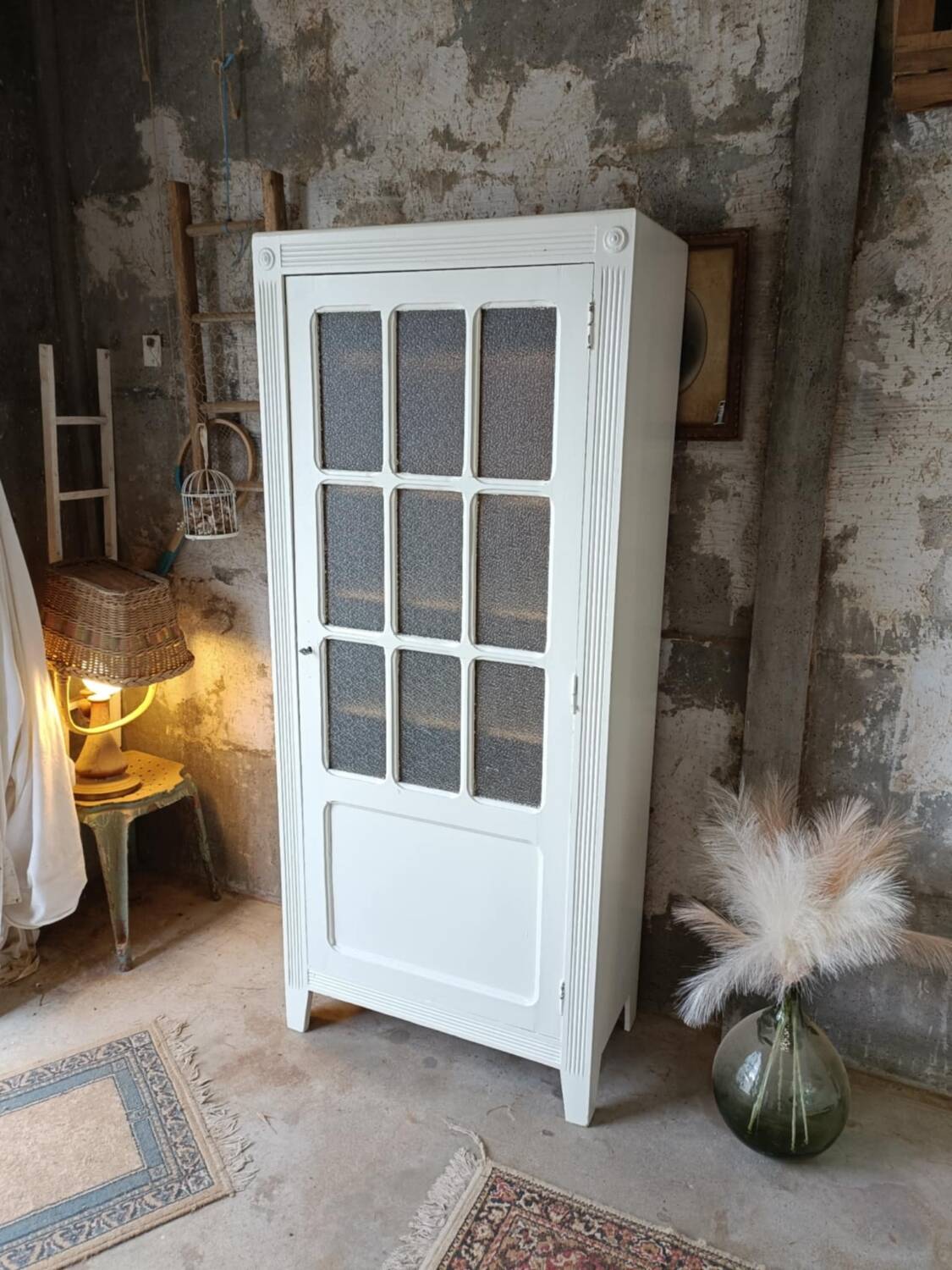 Art Deco bonnet maker