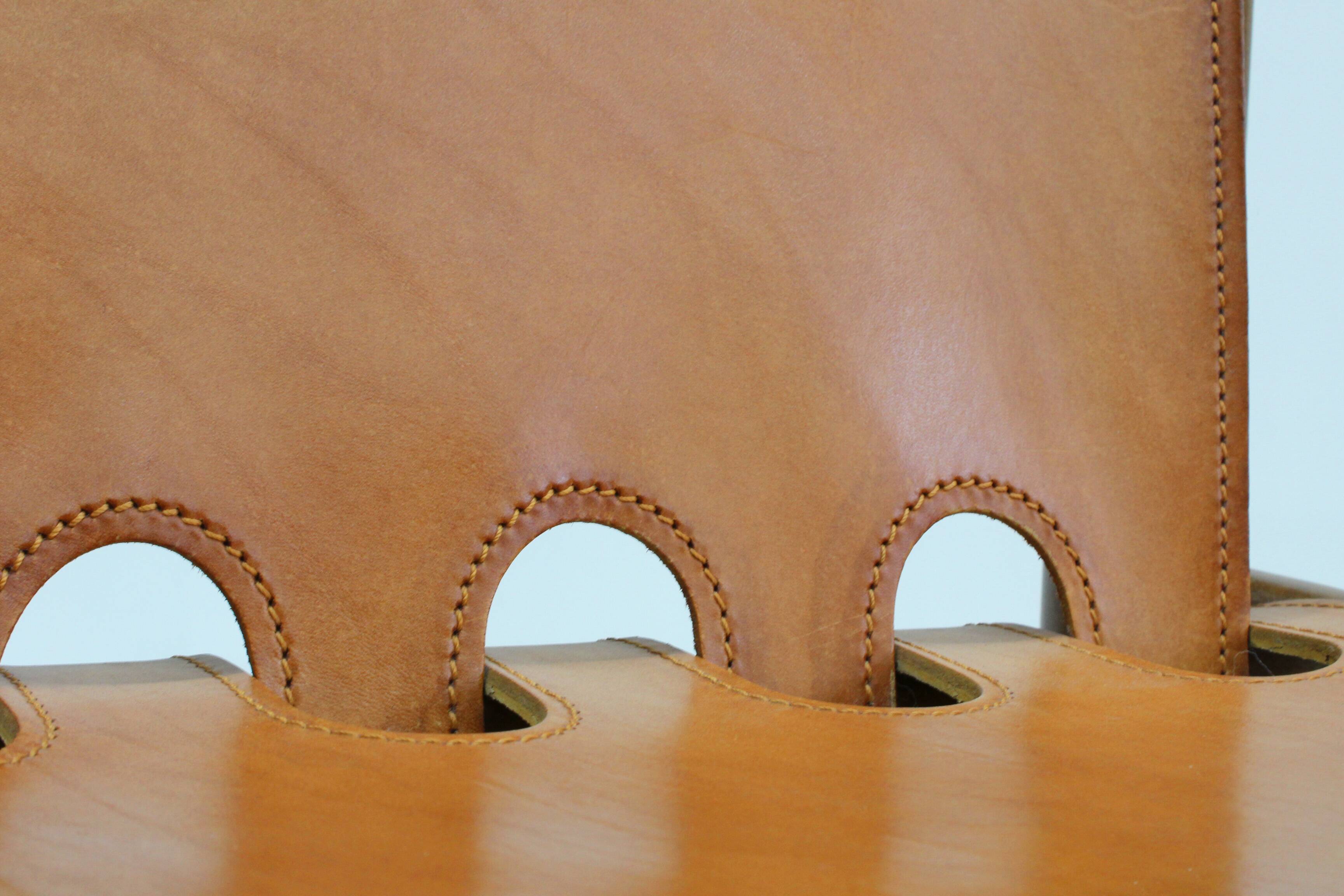 Chaises de salle à manger en cuir italien style Mid-Century, signées Ilmari Tapiovaara, lot de 6