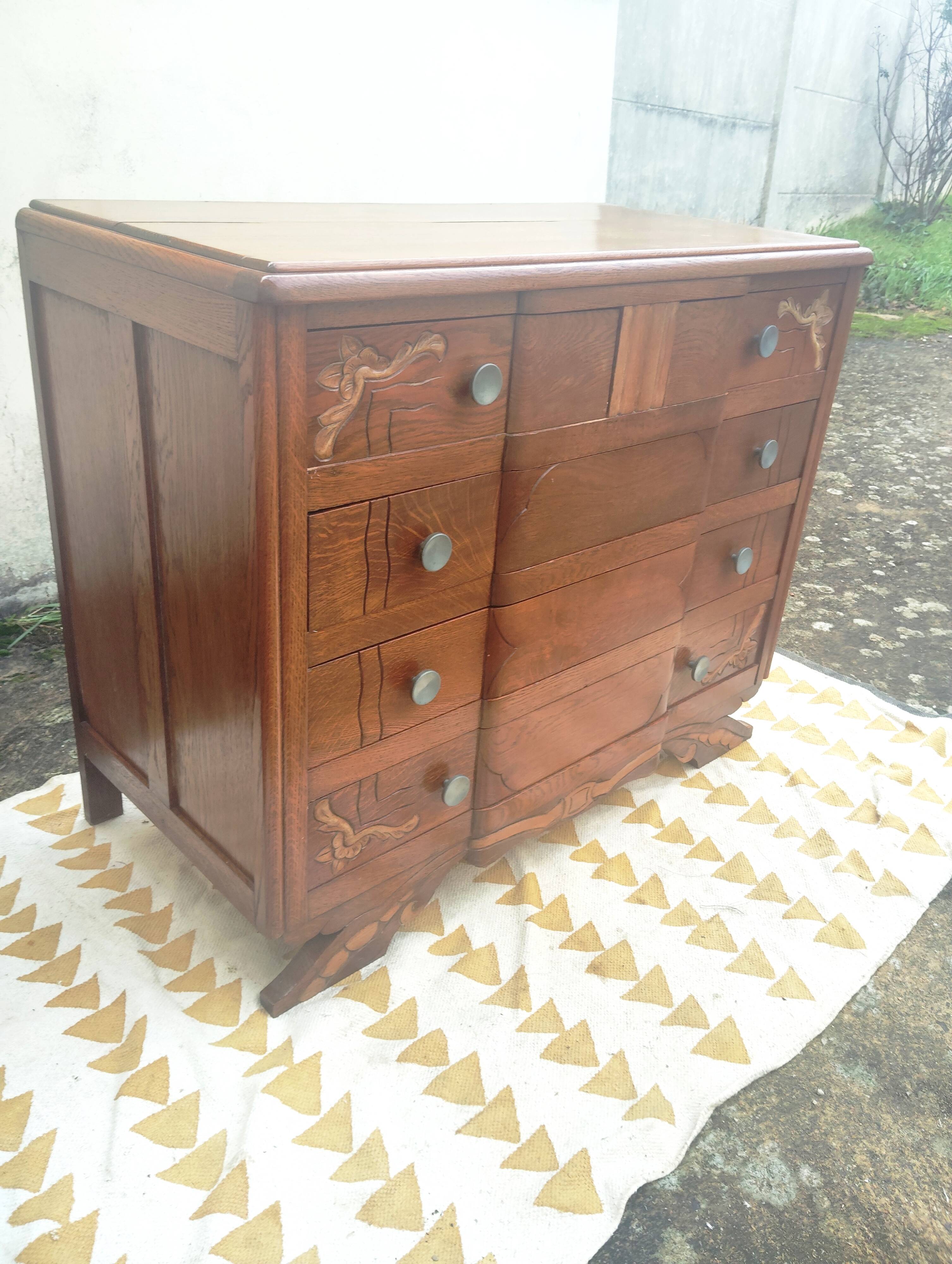 Art Deco chest of drawers