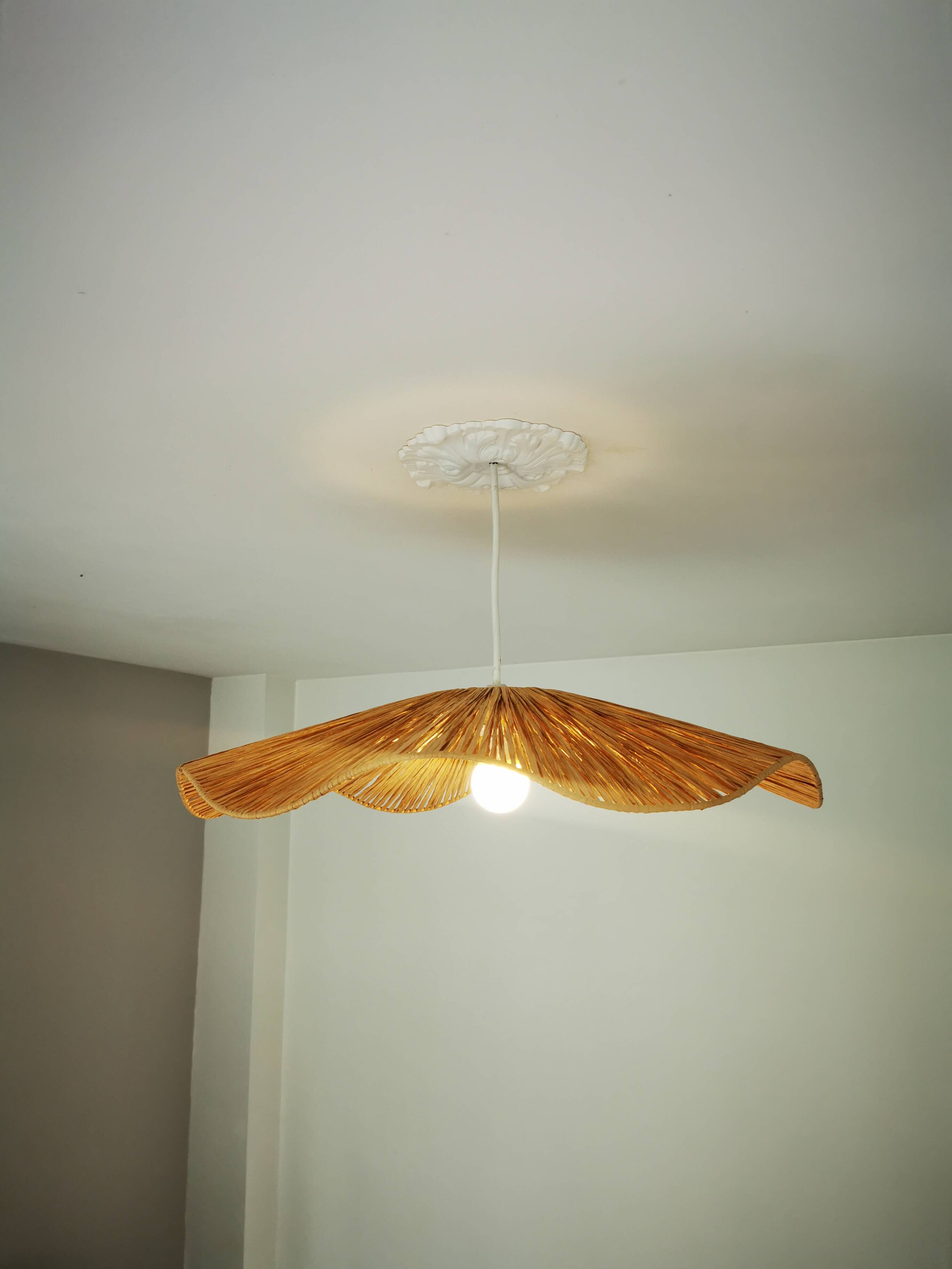 Suspension in raffia braided 65 cm