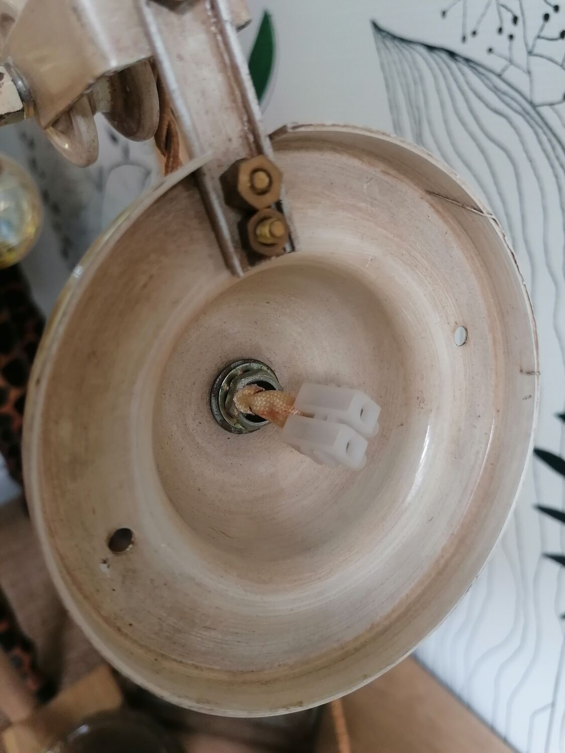 Counterweight suspension