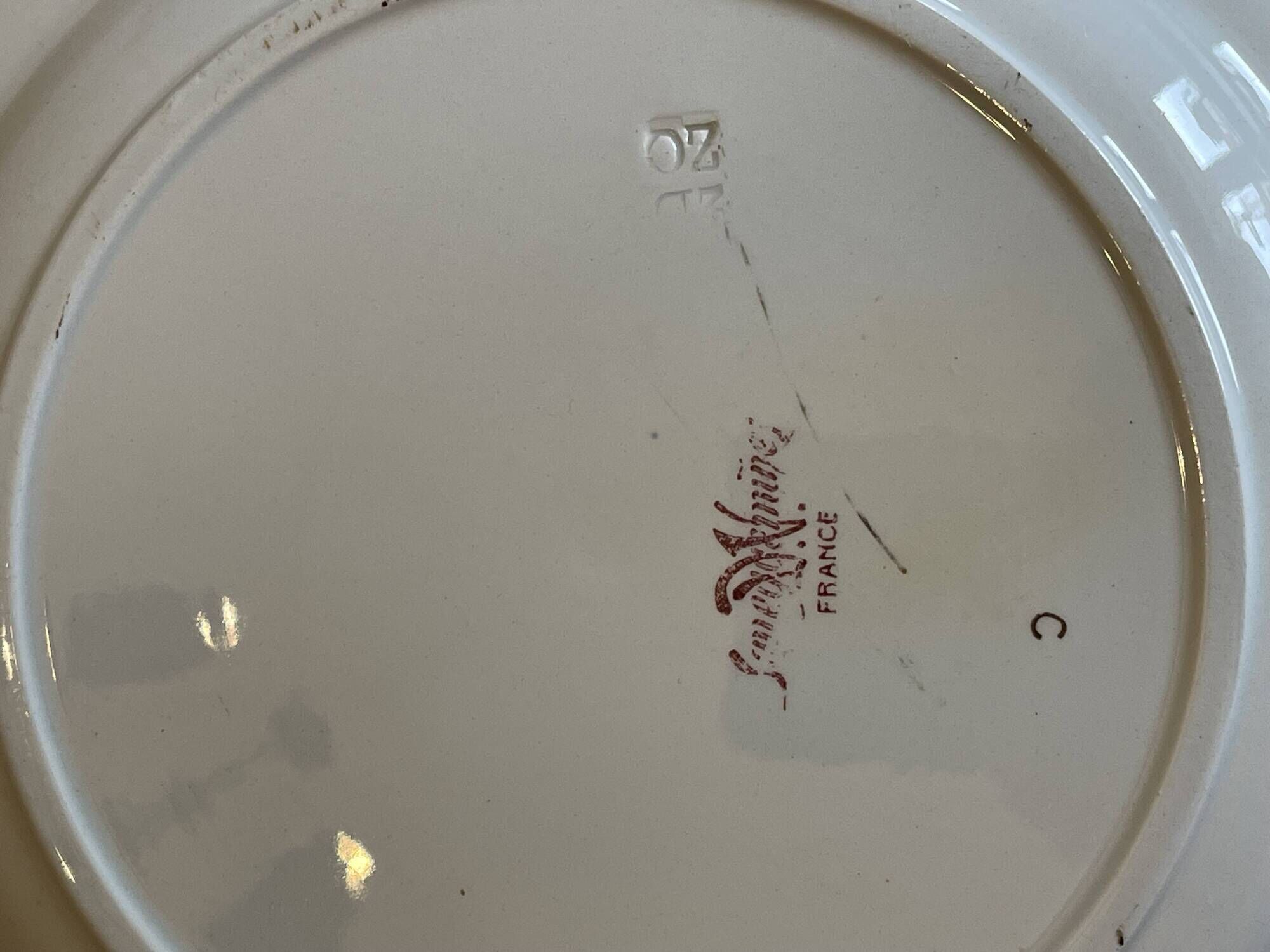 Set of 3 Montmorency model plates in Sarreguemines earthenware.