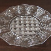 10 dessert plates in molded glass of floral motifs
