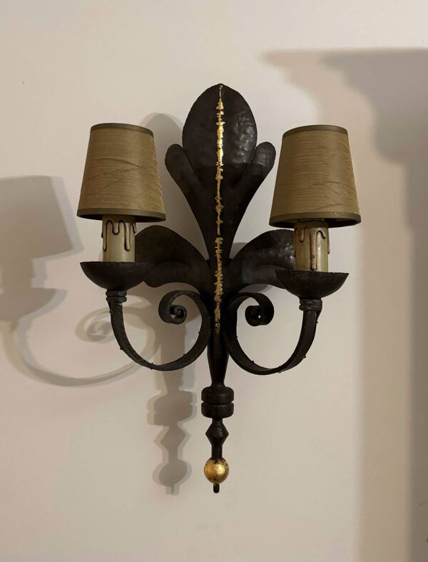 Grande applique fleur de lys fer forgé années 60