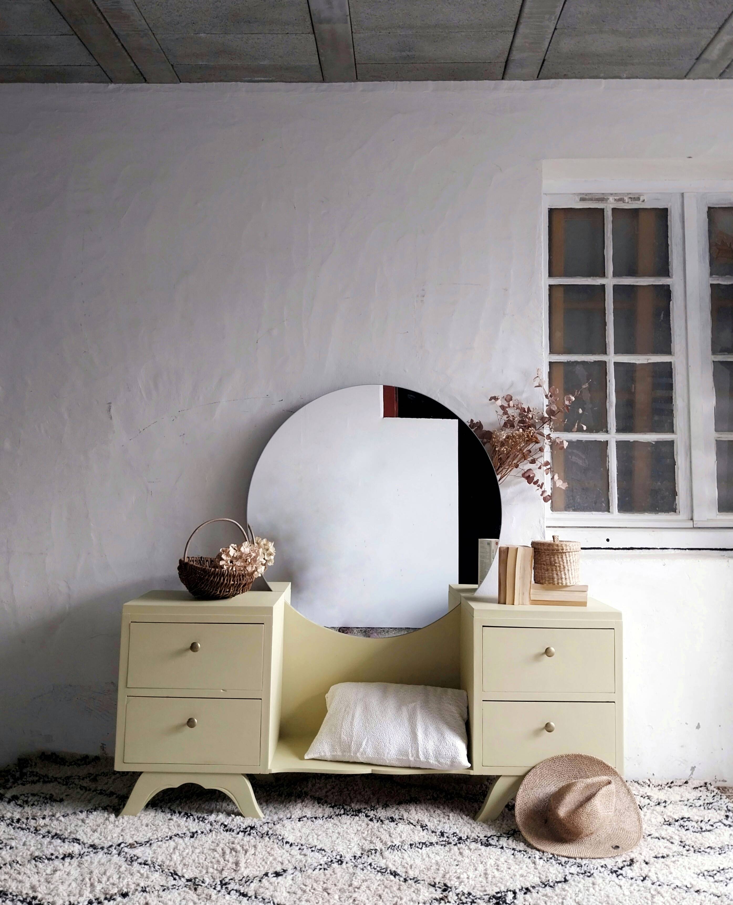 Dressing table