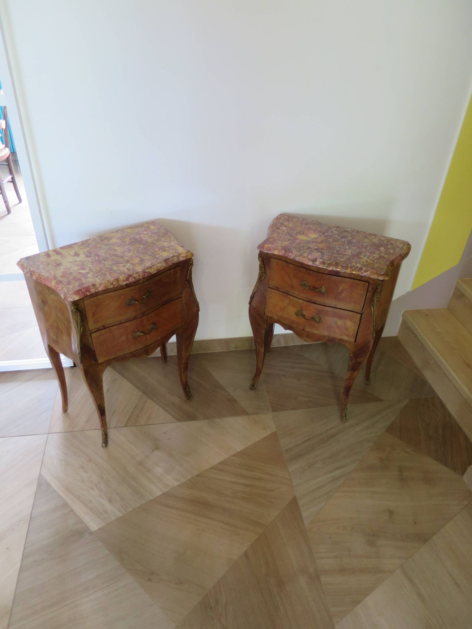 Paire de 2 chevets-louis xv-marqueterie-2 tiroirs-marbre rose