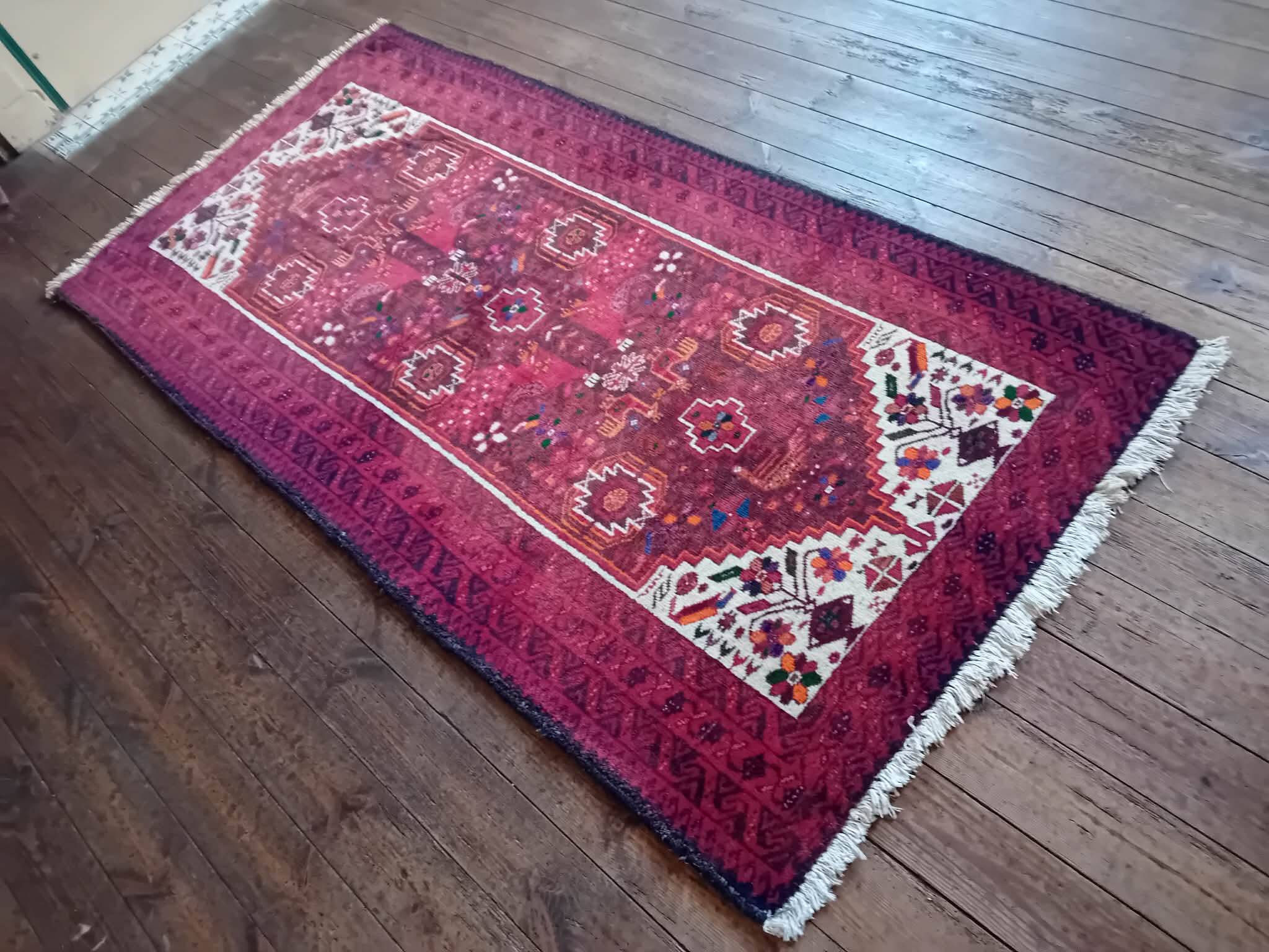 Handmade Belouch Persian rug 200x100cm