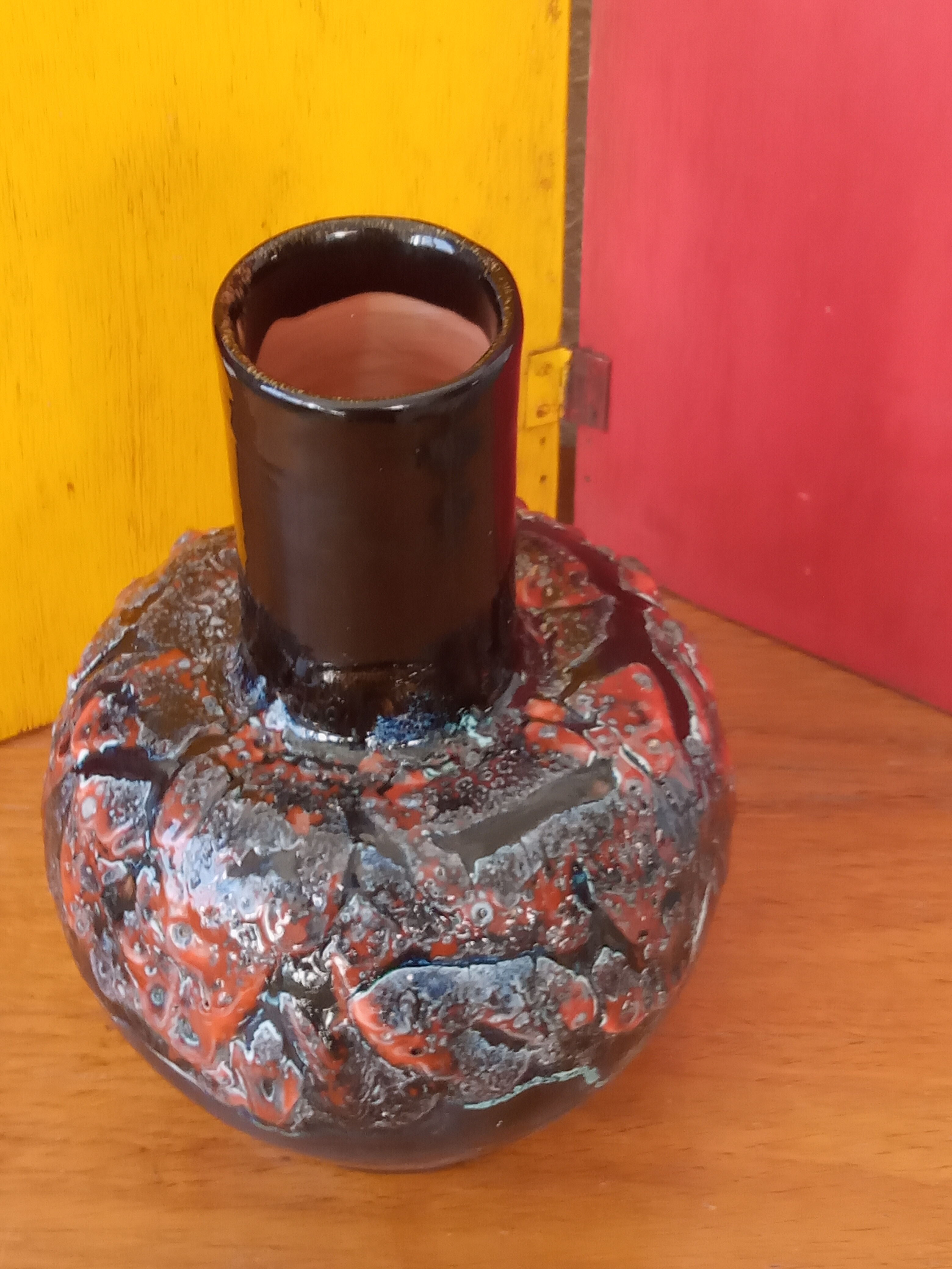 Vase pottery fat lava France