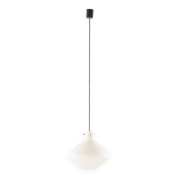 Lampe suspendue en verre opalin de style moderne italien des années 1970.