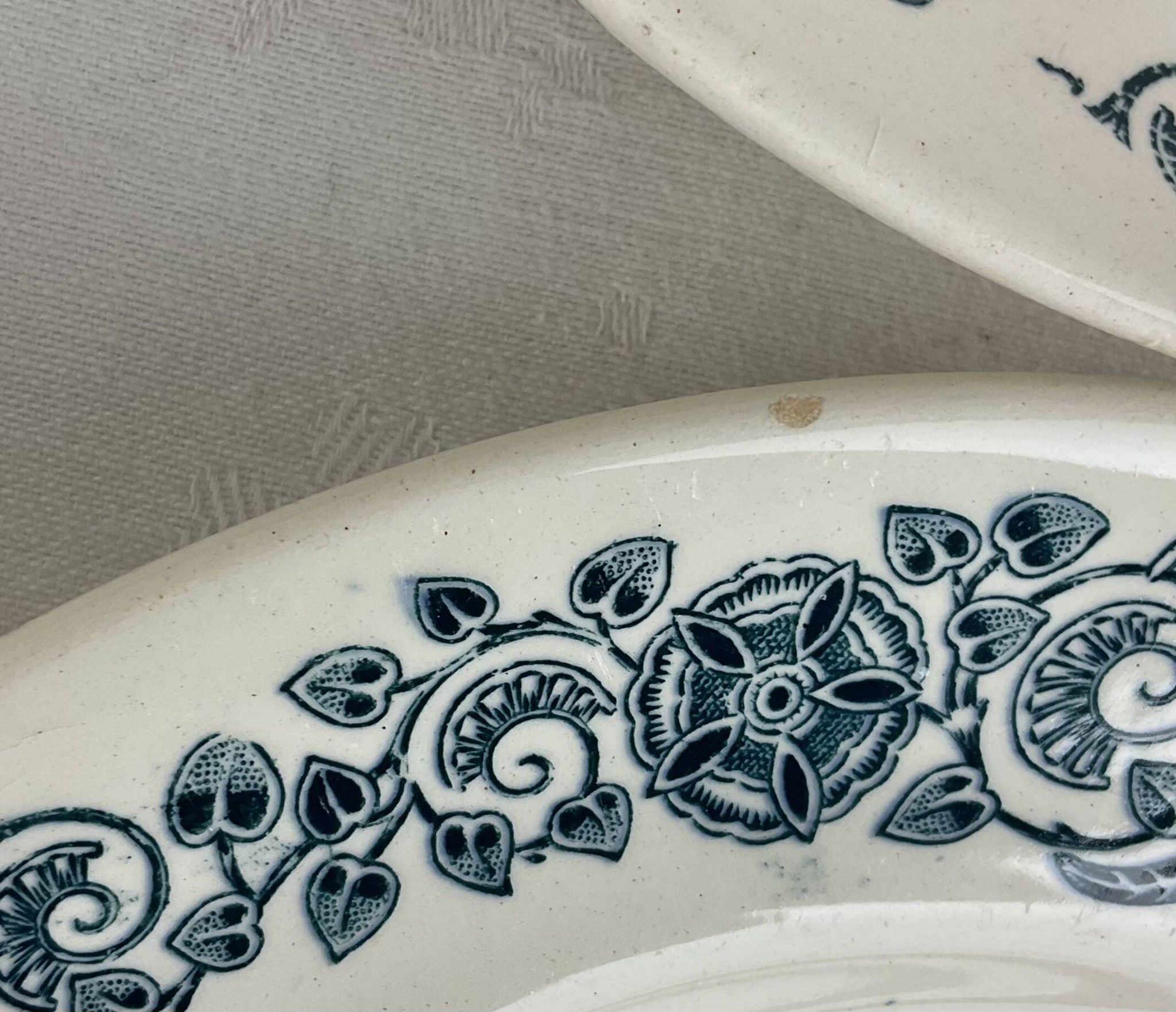 Longchamp Terre De Fer Alesia - 6 flat plates in antique earthenware