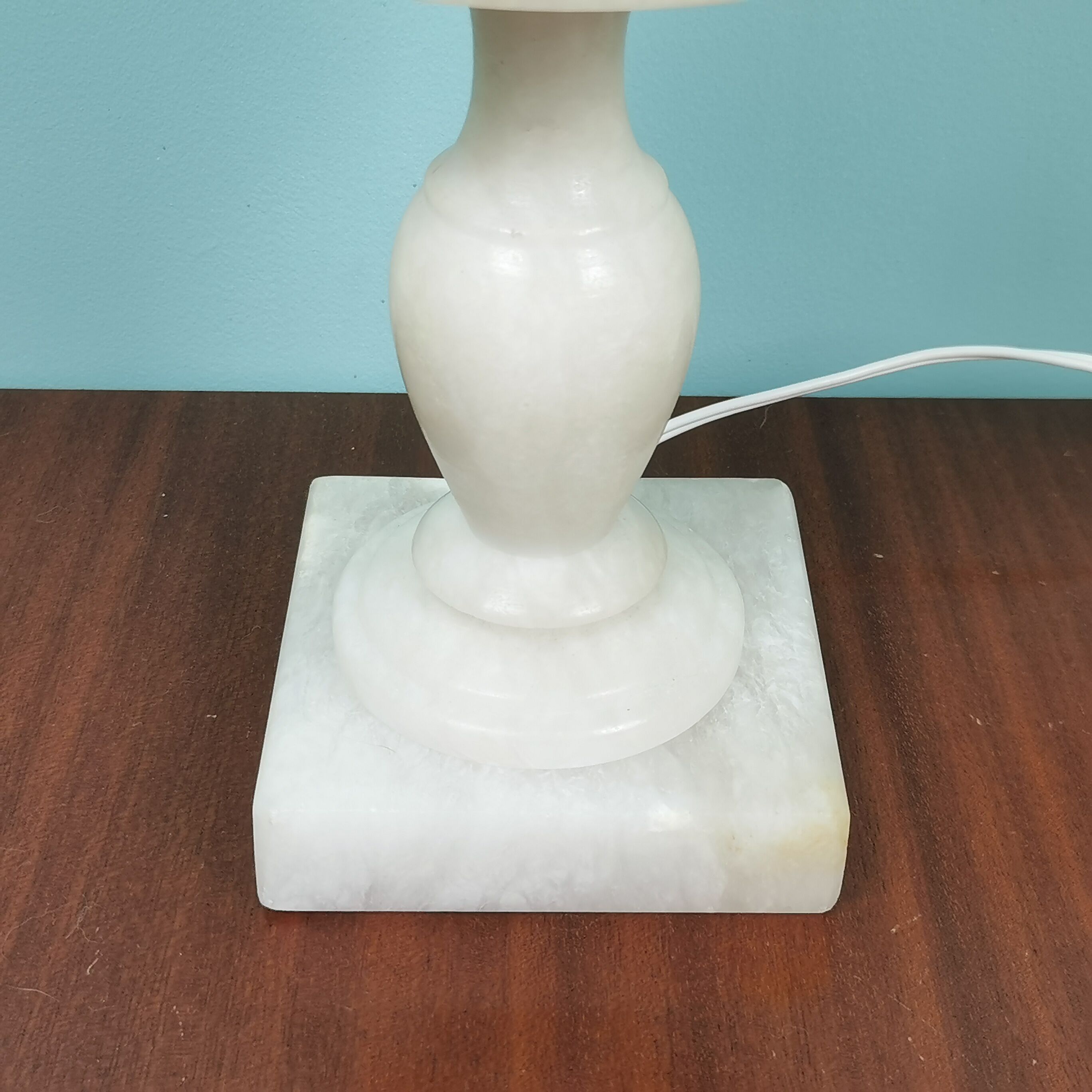 Alabaster lamp