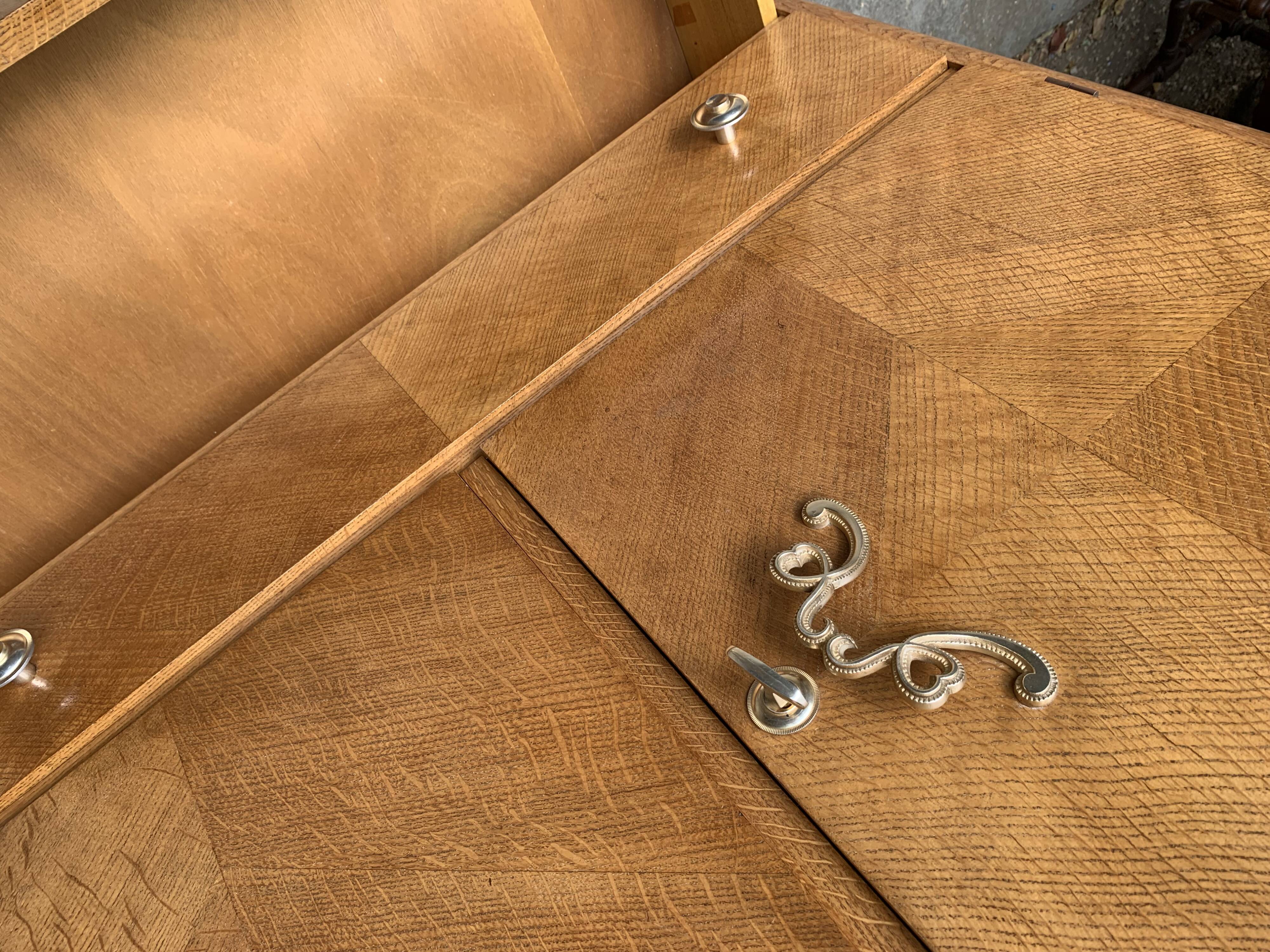 Asymmetrical cabinet 1950