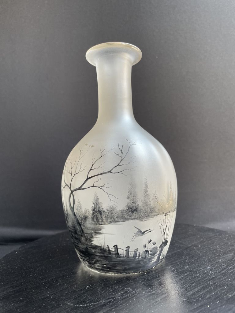 Carafe- Scenery of a lake landscape and a crane taking off