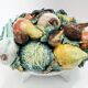 Coupe fruits et légumes en trompe l'oeil en céramique fin 19e