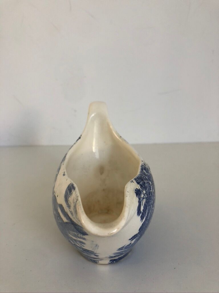 Gien porcelain gravy boat