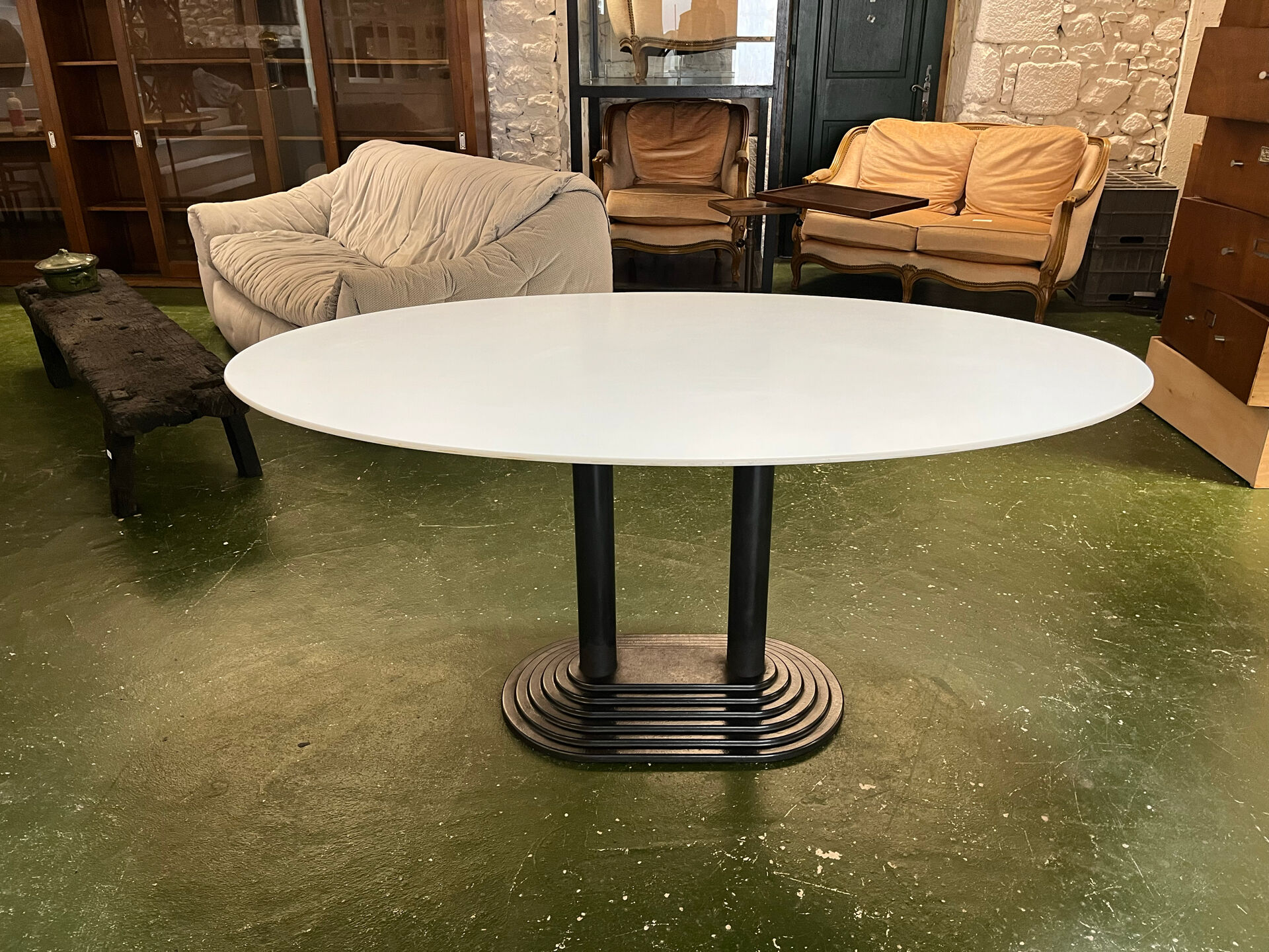 Oval dining table