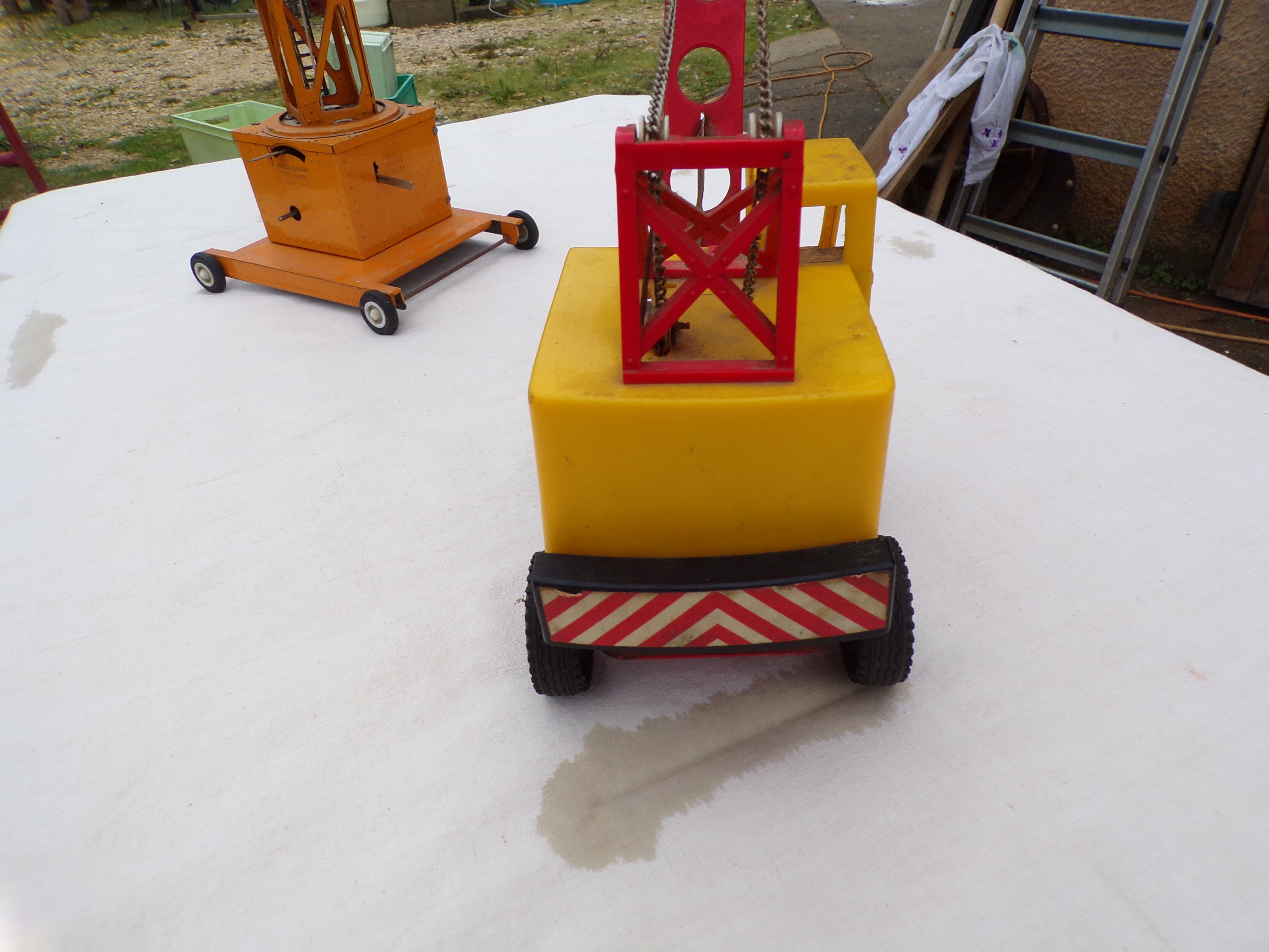 Toys old 2 cranes tole year 50