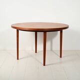 Table de salle à manger ronde scandinave des années 1960 en teck rayé