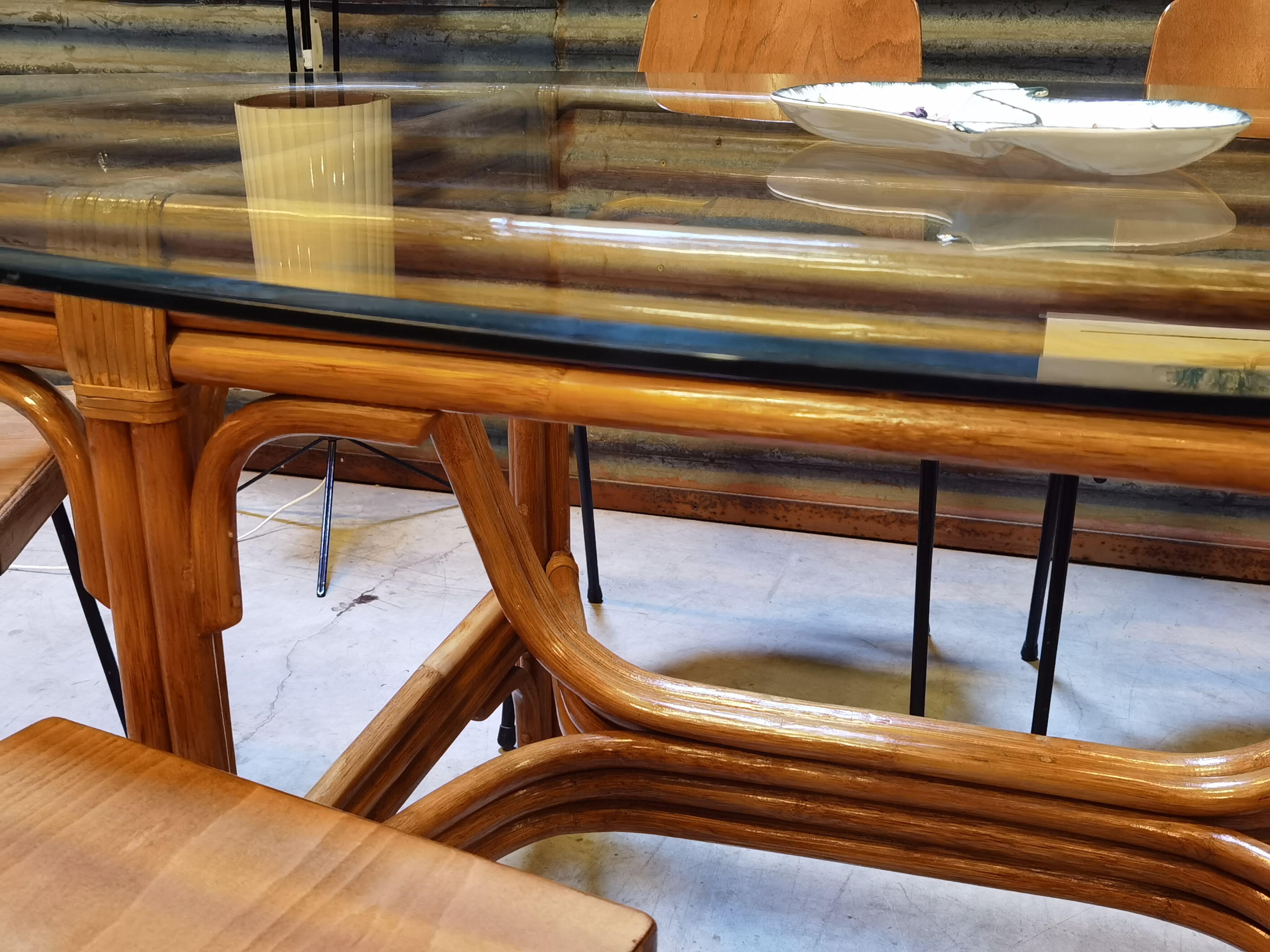 Dining table in rattan and glass 1960