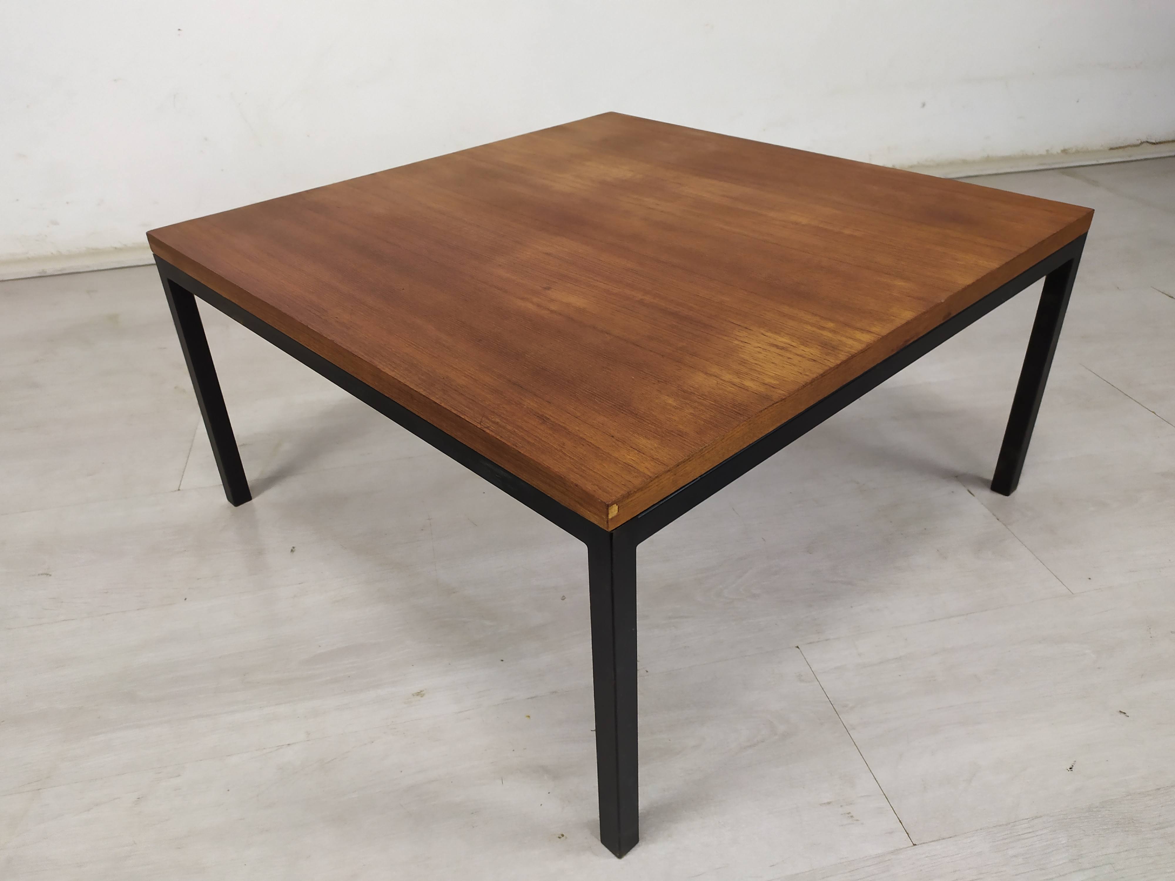 Teak coffee table Florence knoll