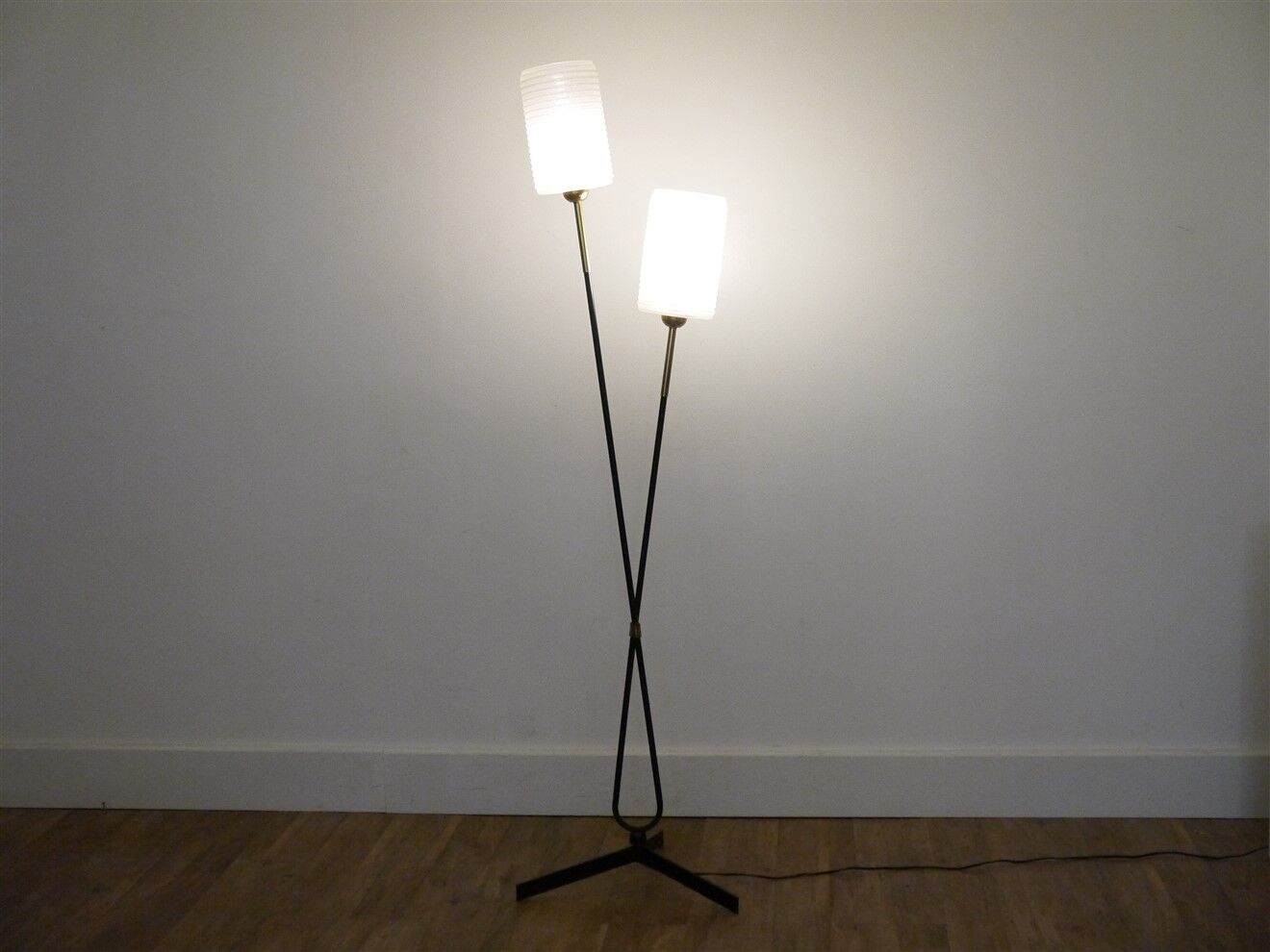 Vintage floor lamp in metal and brass and glass 1950