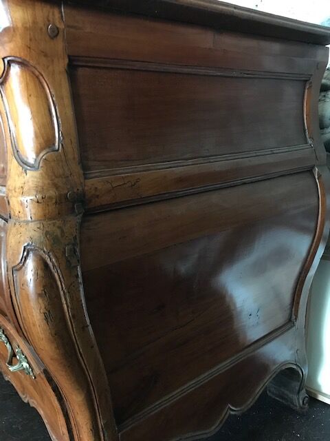 Bordeaux dresser in wood