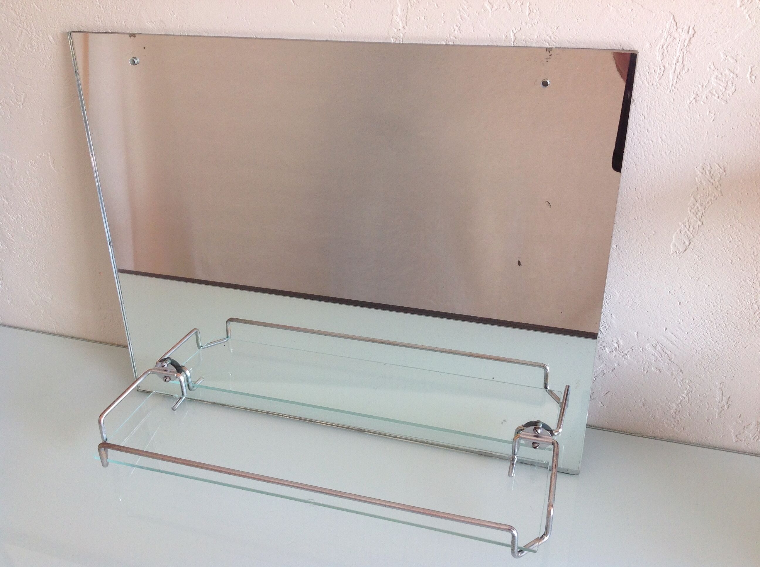 Bathroom mirror with its tablet, vintage 50/60