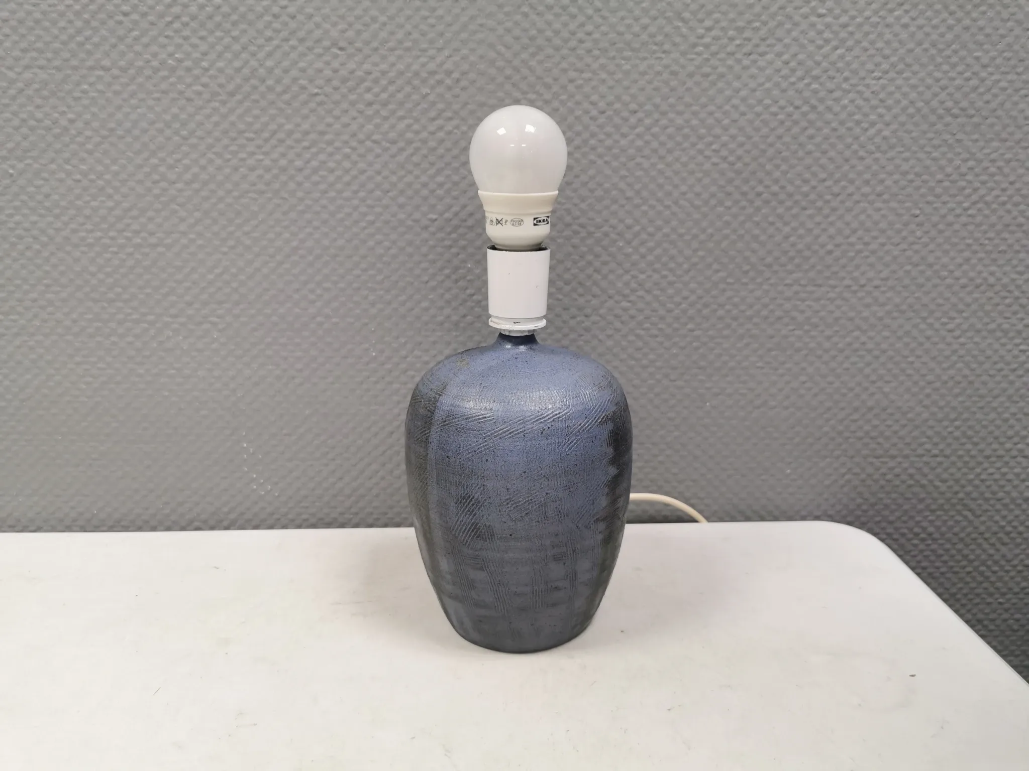 Ceramic table lamp