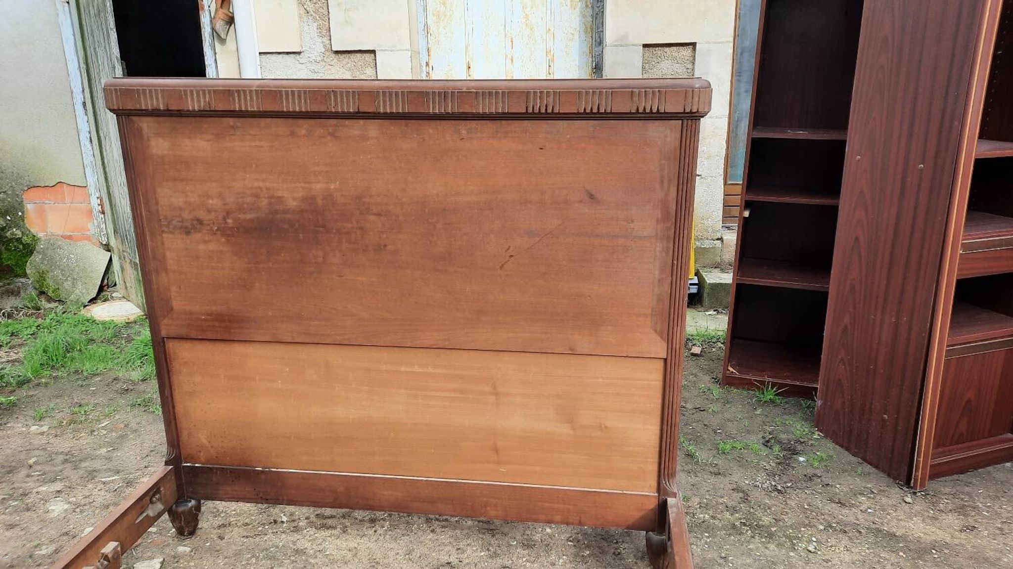 Bois de lit ancien en 140 cm