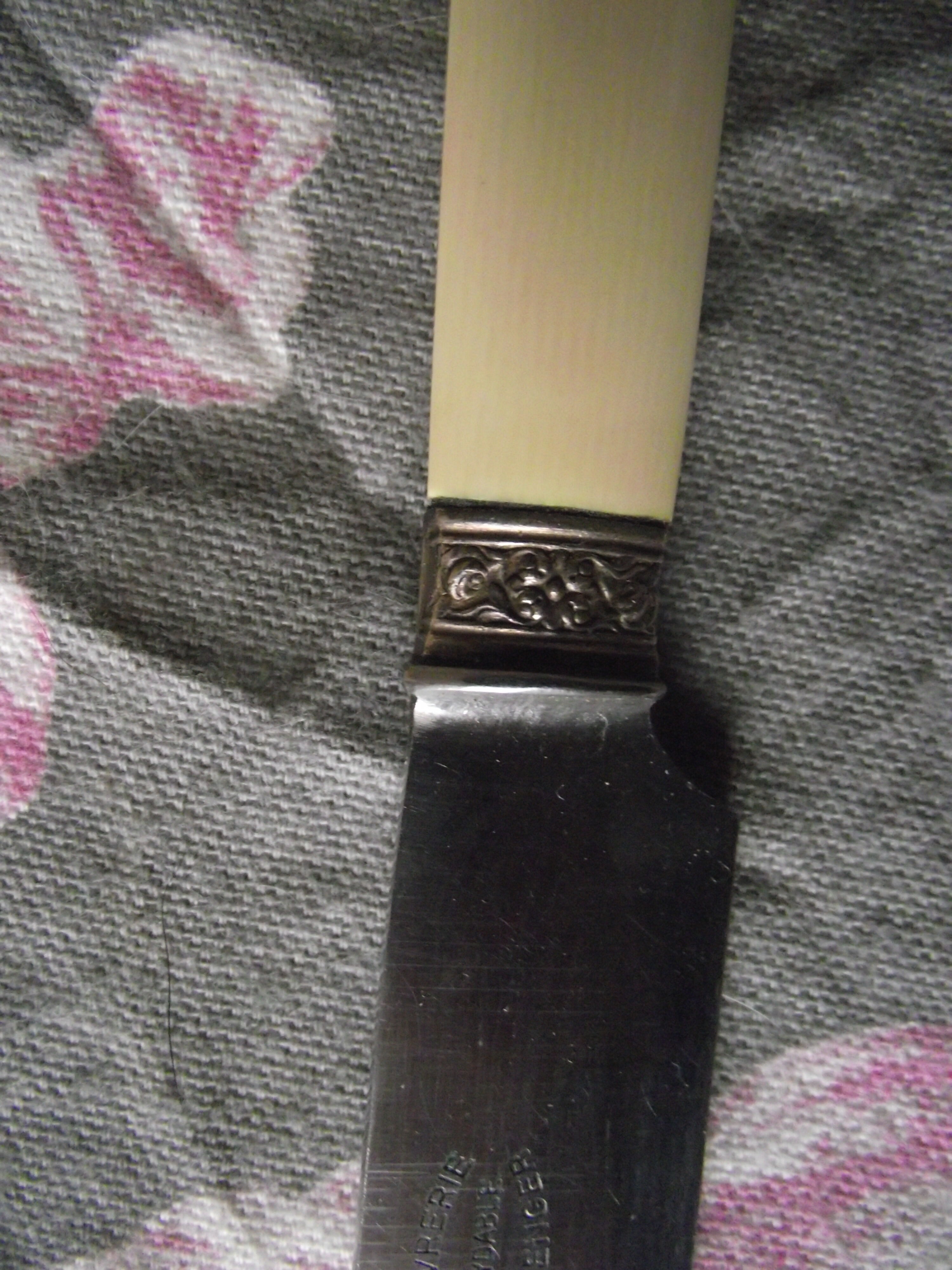 Set of 8 large silverware table knives from Boulenger.