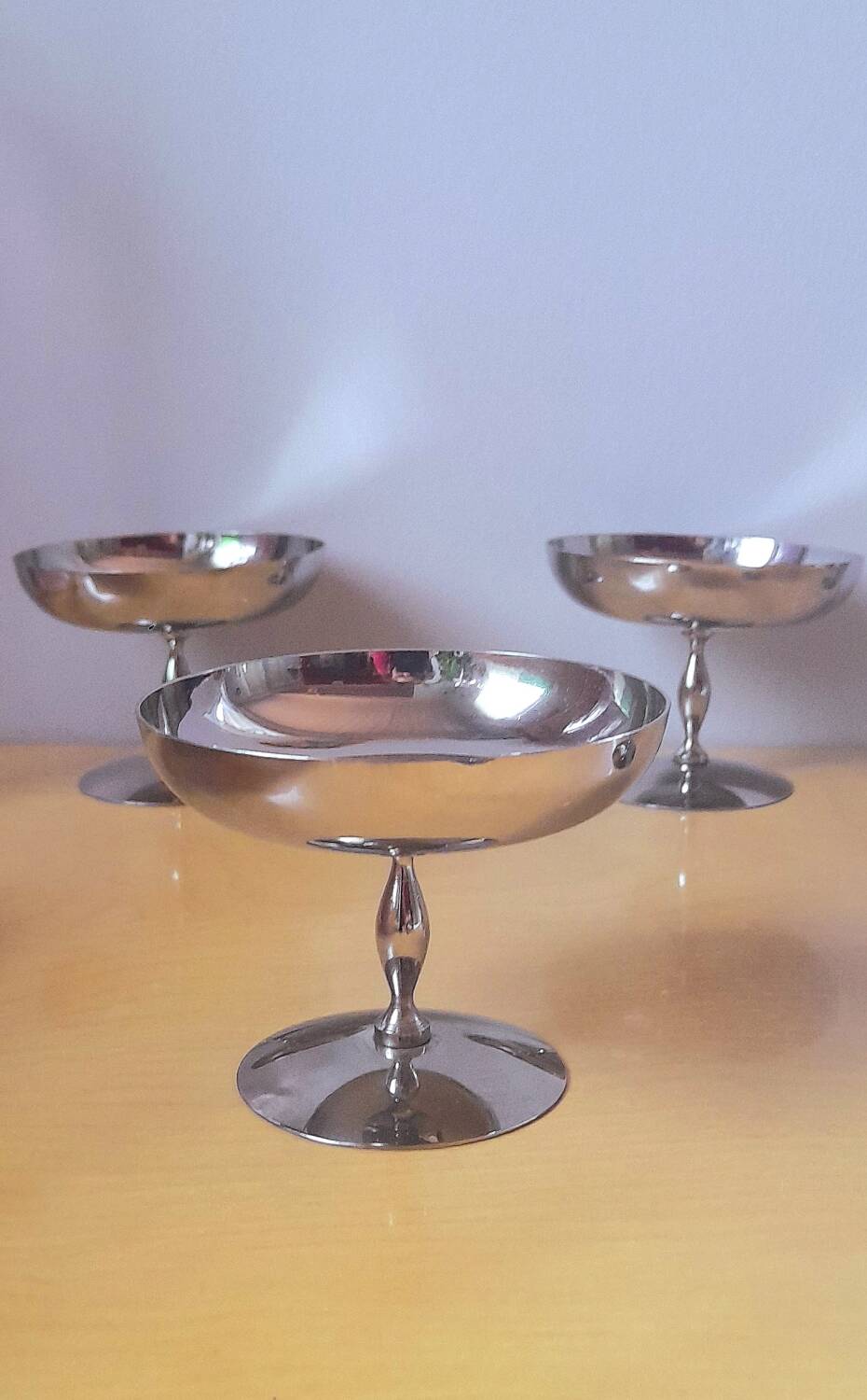 Stainless steel ice cream or dessert cups