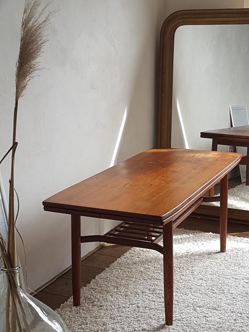 Scandinavian coffee table circa 1960 - by F. Ohlsson in teak (model Sesam, brand Tingstrom)