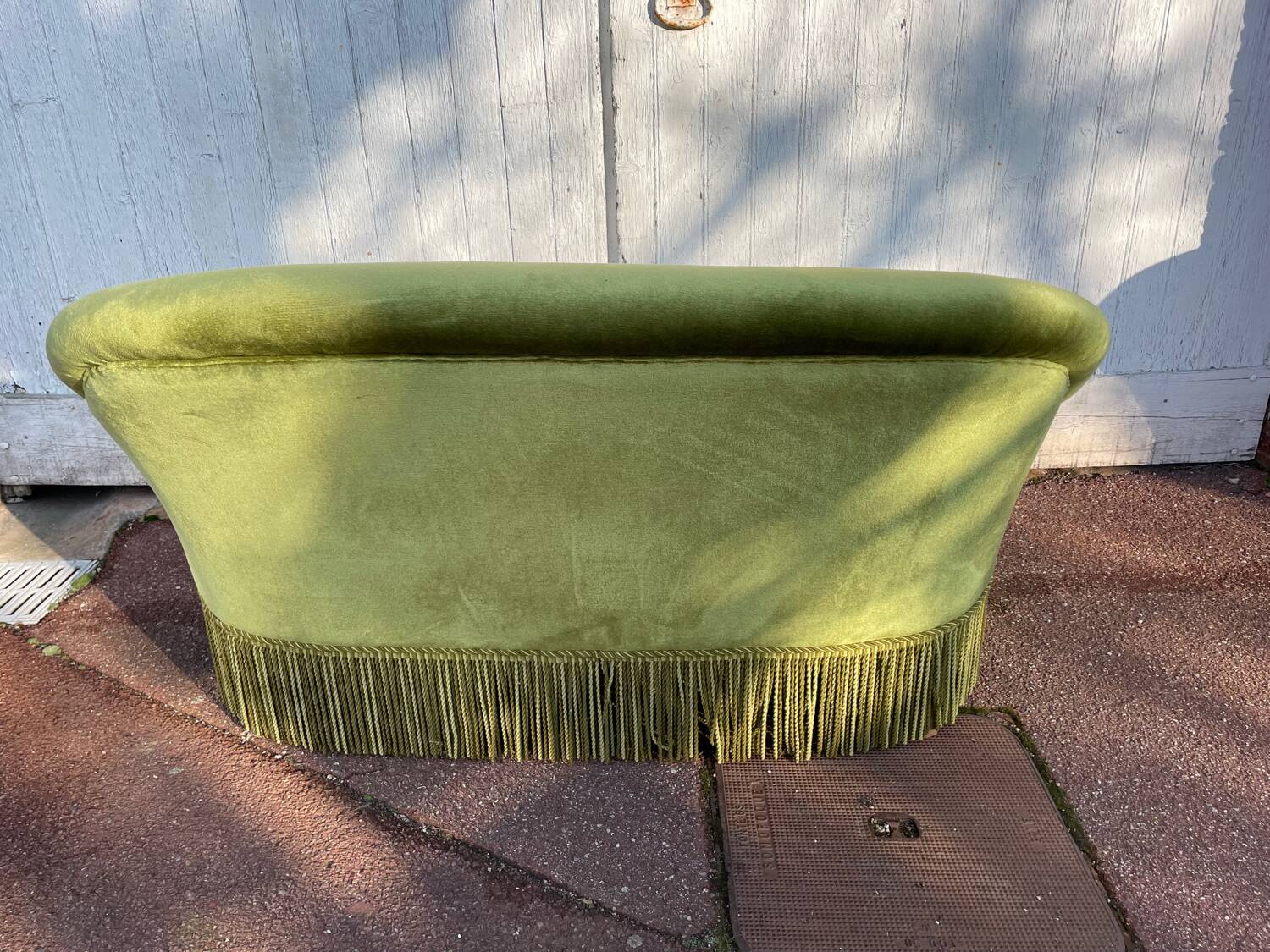 Green velvet toad sofa