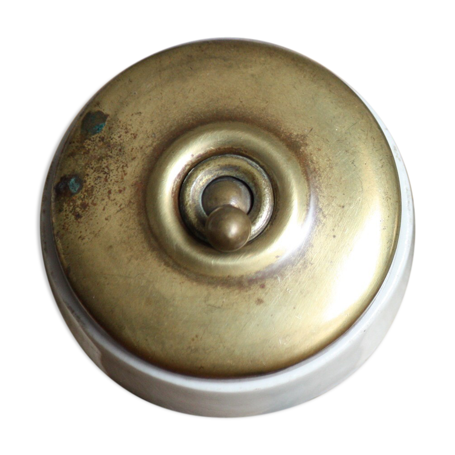 Porcelain brass switch