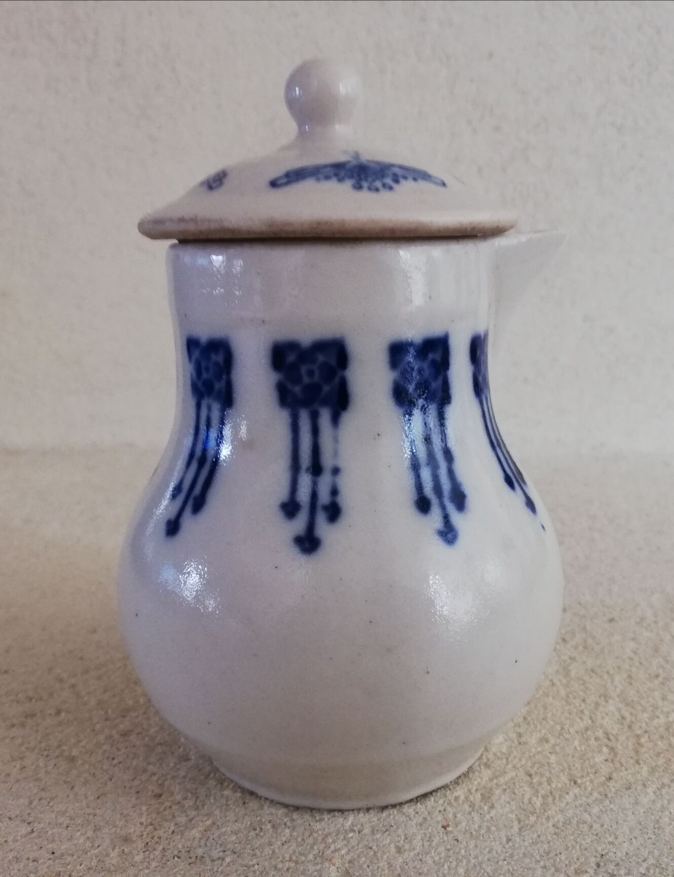 Milk jar and its Saint-Uze lid